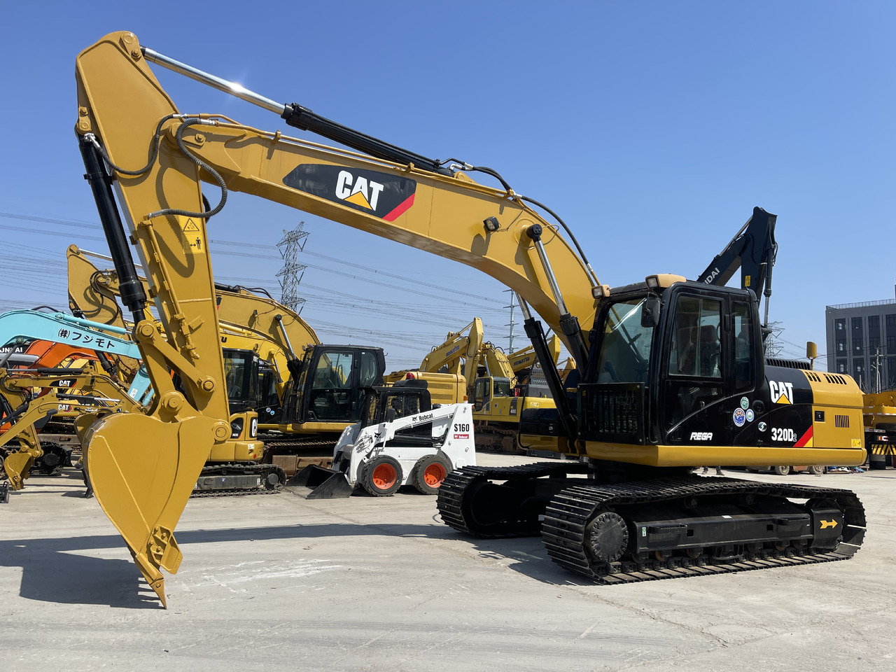 CATERPILLAR 320D2 - حفار زحاف: صورة 3 CATERPILLAR 320D2 - حفار زحاف: صورة 3