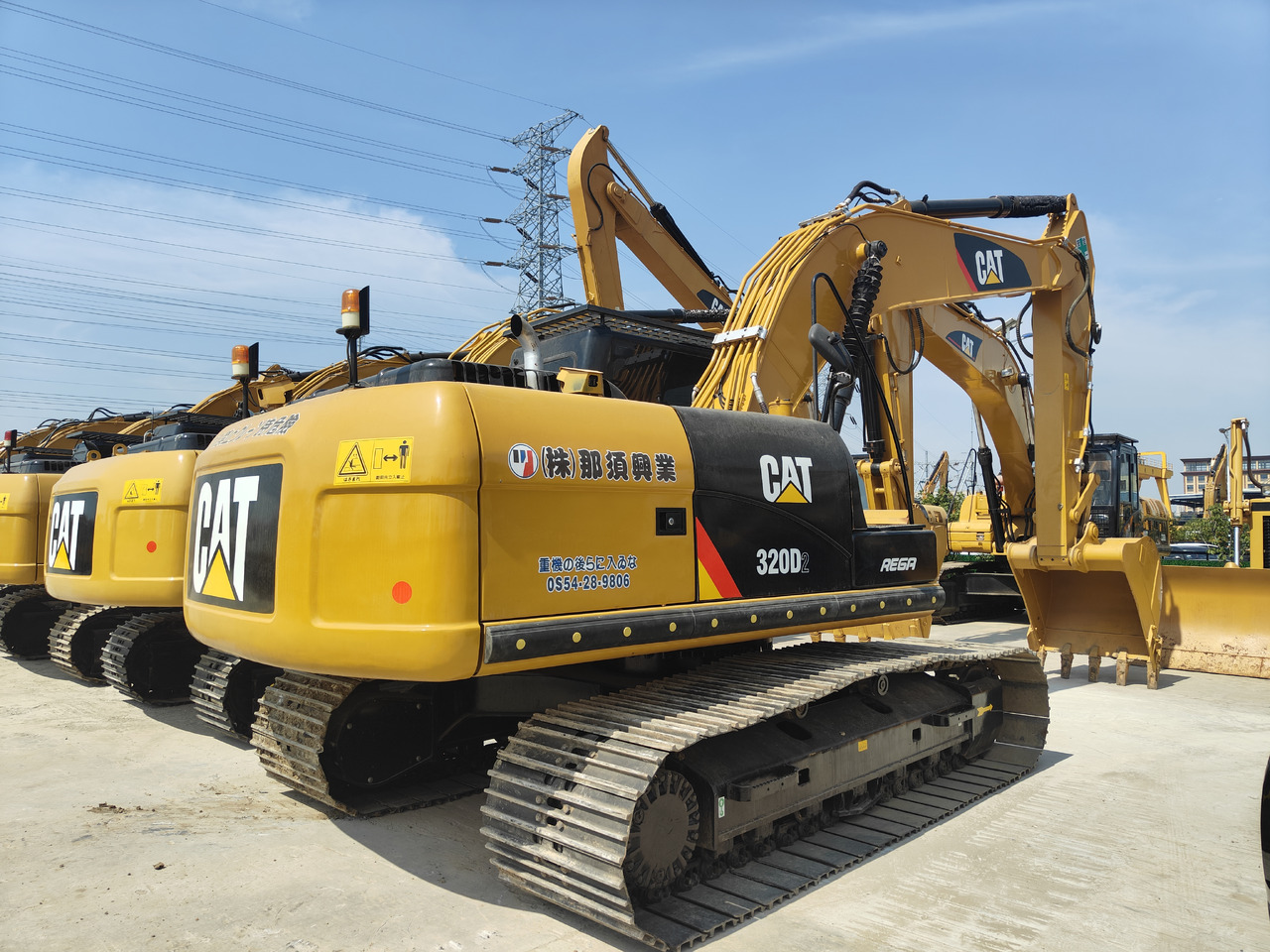 CATERPILLAR 320D2 - حفار زحاف: صورة 3 CATERPILLAR 320D2 - حفار زحاف: صورة 3