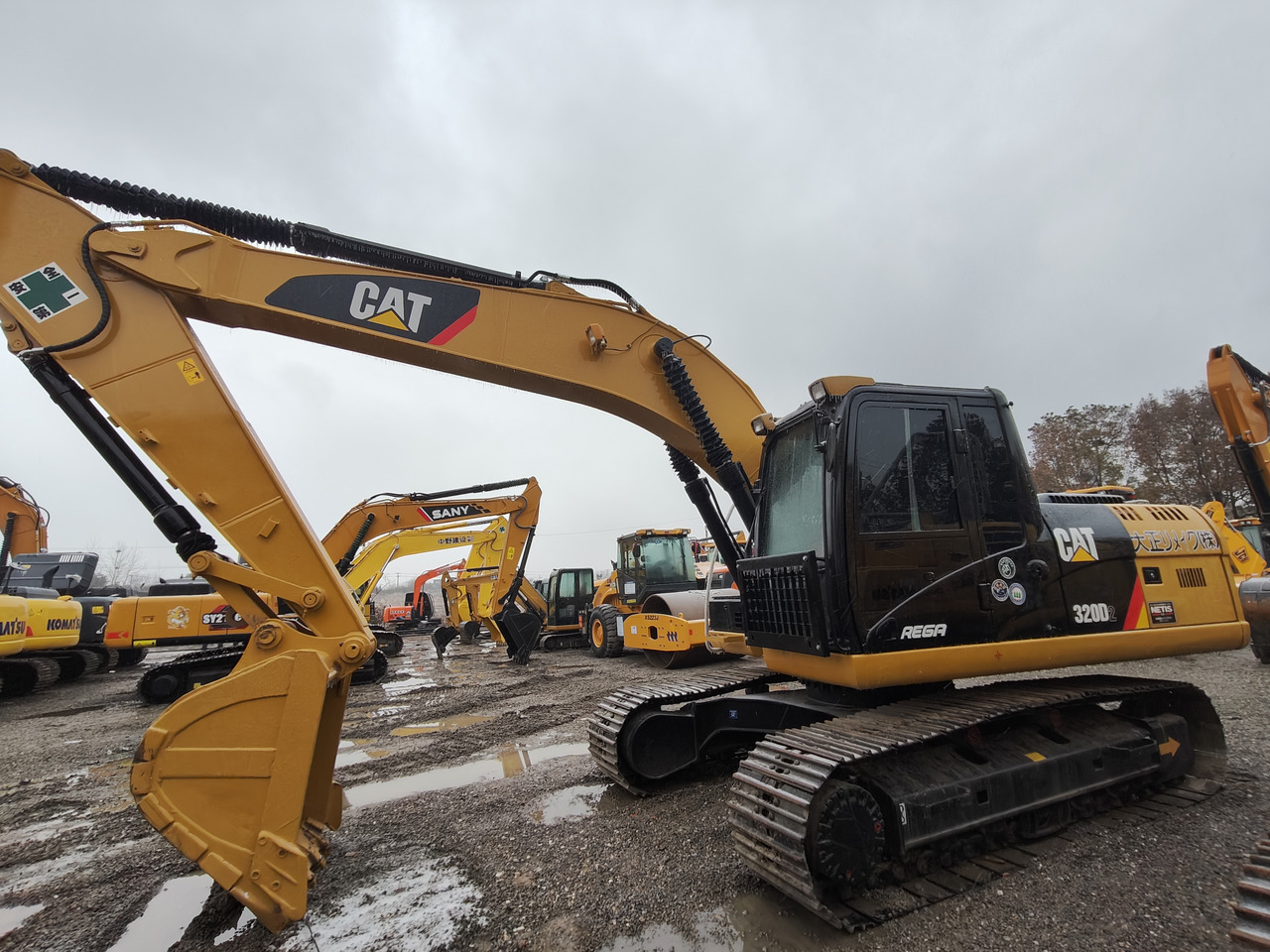 CATERPILLAR 320D2 - حفار زحاف: صورة 4 CATERPILLAR 320D2 - حفار زحاف: صورة 4