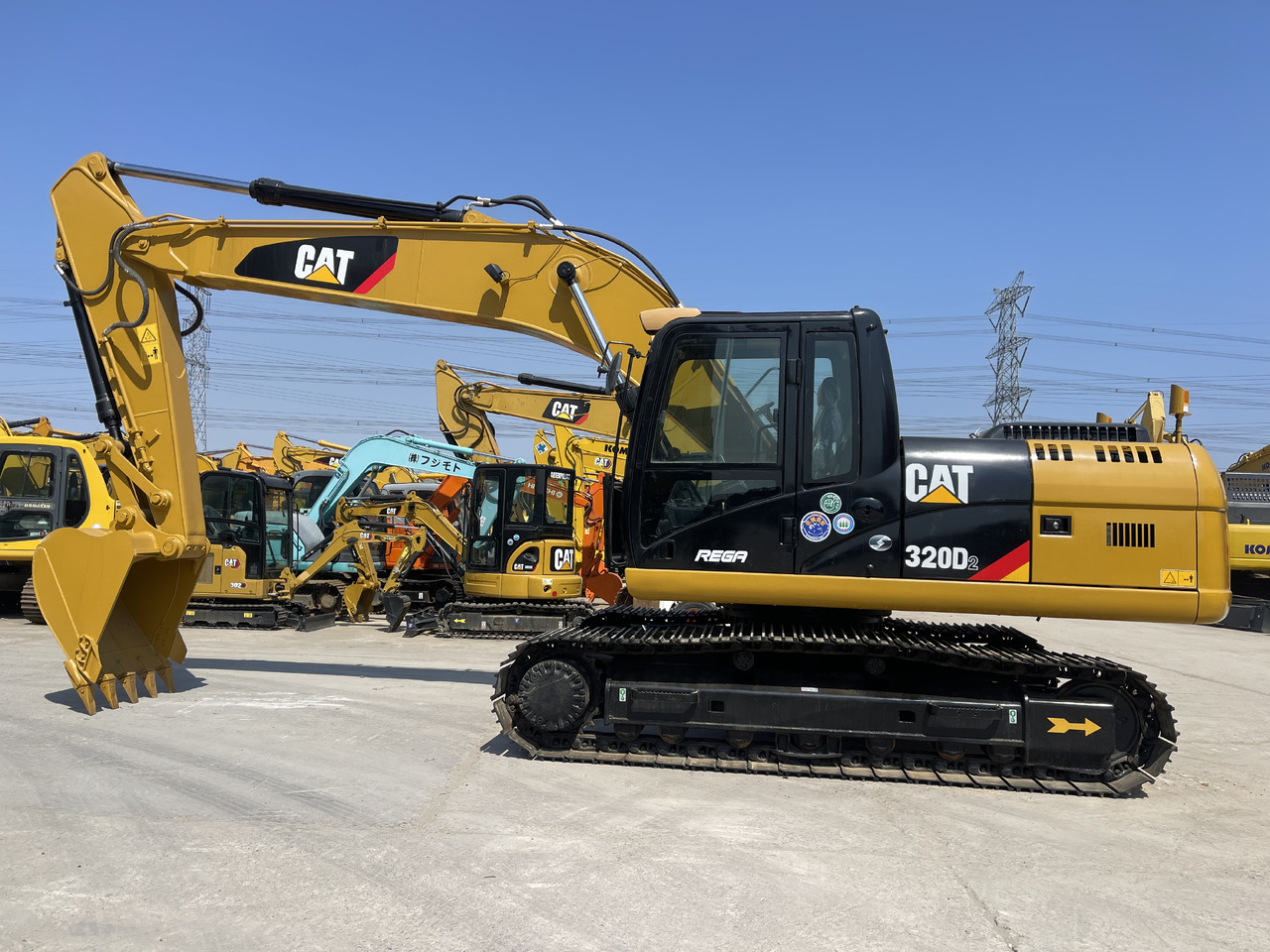 CATERPILLAR 320D2 - حفار زحاف: صورة 1 CATERPILLAR 320D2 - حفار زحاف: صورة 1