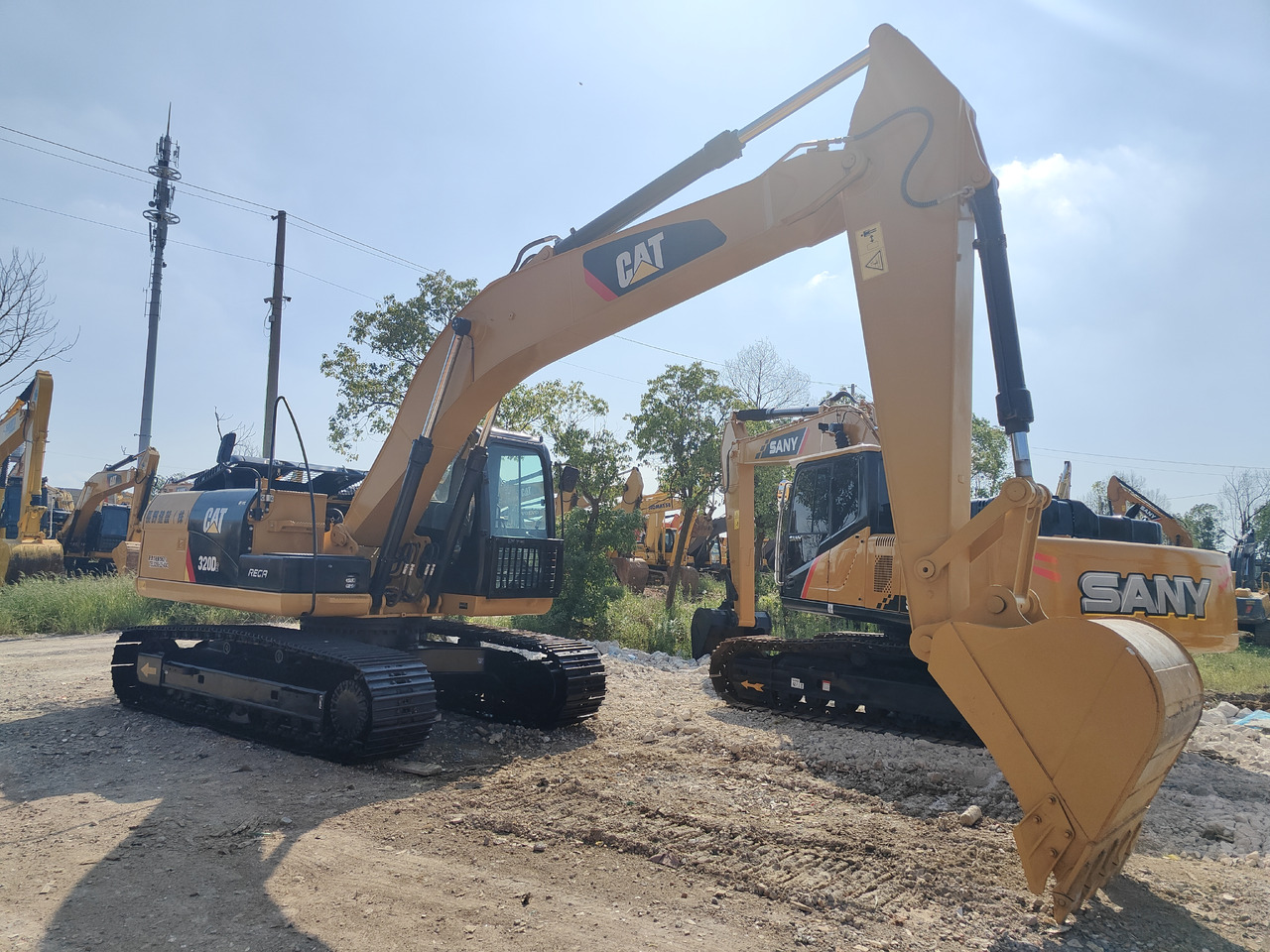 CATERPILLAR 320D - حفار زحاف: صورة 3 CATERPILLAR 320D - حفار زحاف: صورة 3
