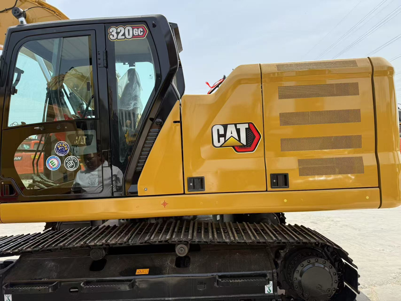 CATERPILLAR 320GC - حفار زحاف: صورة 3 CATERPILLAR 320GC - حفار زحاف: صورة 3