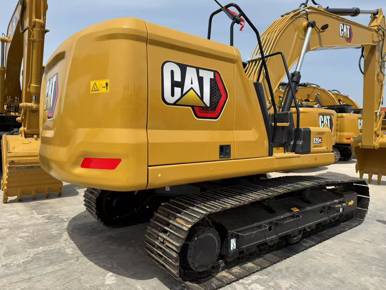 CATERPILLAR 320GC - حفار زحاف: صورة 2 CATERPILLAR 320GC - حفار زحاف: صورة 2
