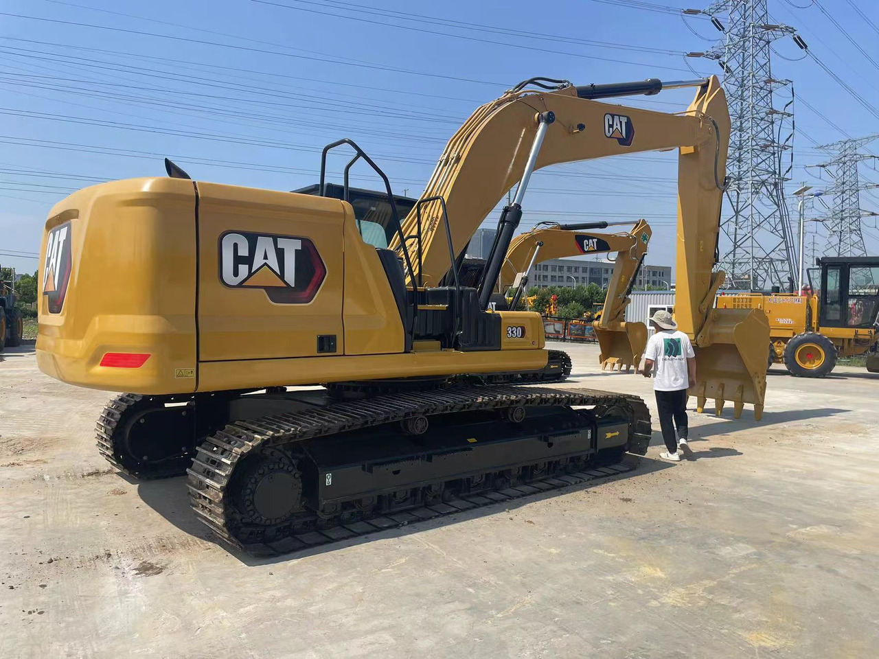 CATERPILLAR 330GC - حفار زحاف: صورة 2 CATERPILLAR 330GC - حفار زحاف: صورة 2