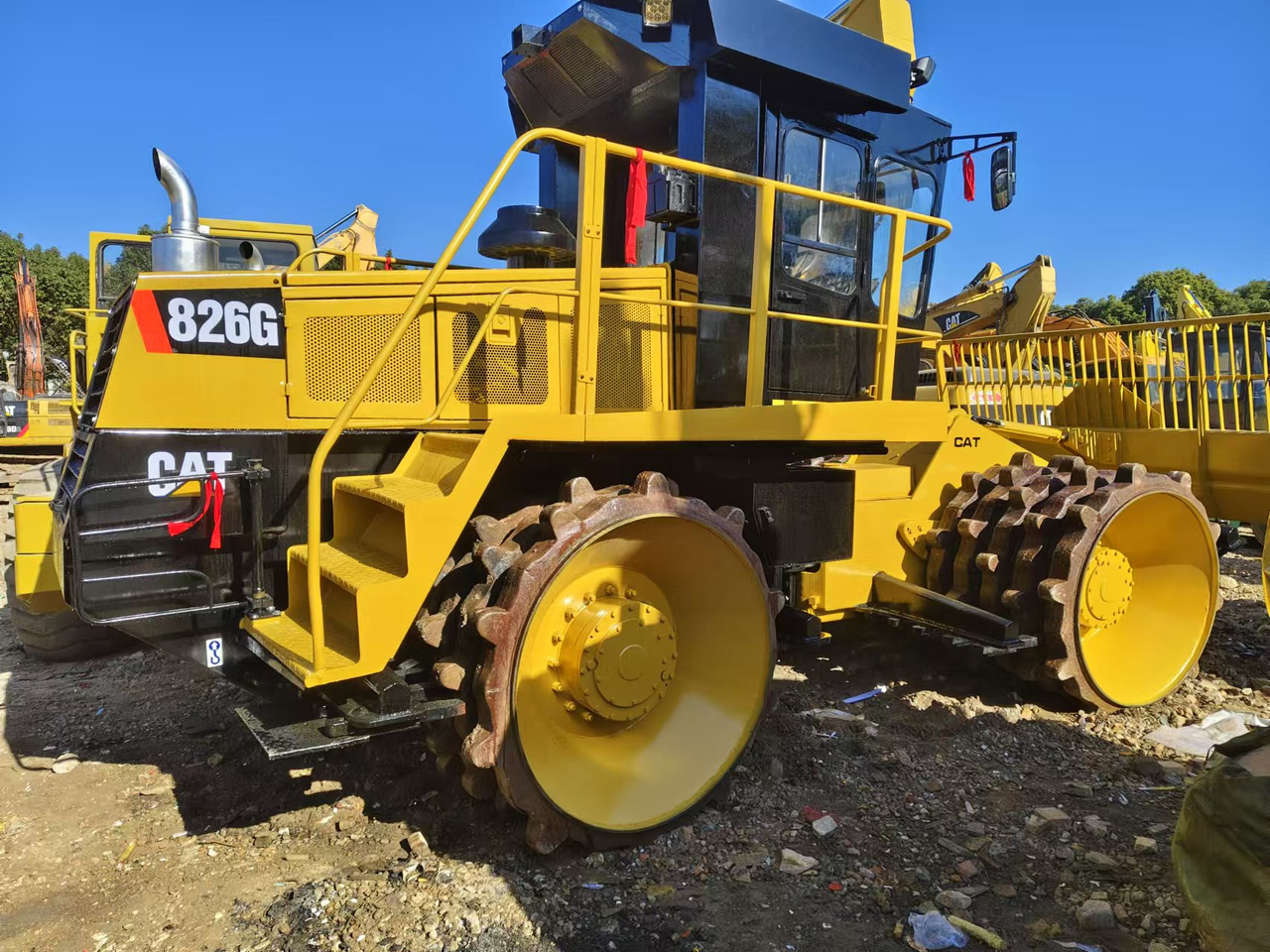 CATERPILLAR 826G - مدحلة اسفلت: صورة 1 CATERPILLAR 826G - مدحلة اسفلت: صورة 1