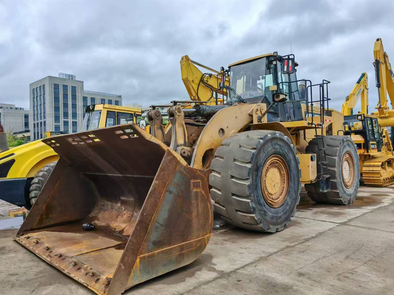 CATERPILLAR 986H - اللودر المجنزر: صورة 2 CATERPILLAR 986H - اللودر المجنزر: صورة 2