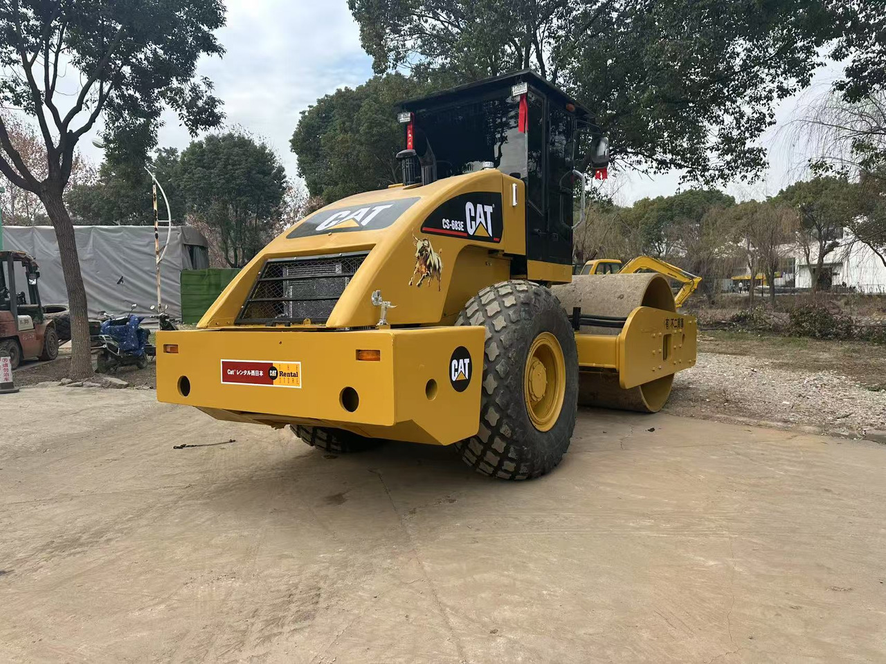CATERPILLAR CS683E - مدحلة اسفلت: صورة 3 CATERPILLAR CS683E - مدحلة اسفلت: صورة 3