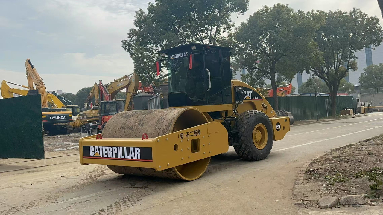 CATERPILLAR CS683E - مدحلة اسفلت: صورة 5 CATERPILLAR CS683E - مدحلة اسفلت: صورة 5