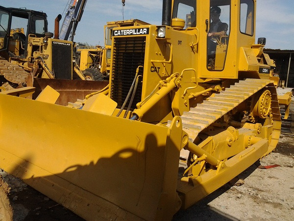 CATERPILLAR D5H - جرافة: صورة 1 CATERPILLAR D5H - جرافة: صورة 1