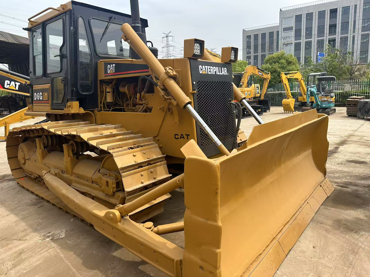CATERPILLAR D6G - جرافة: صورة 1 CATERPILLAR D6G - جرافة: صورة 1