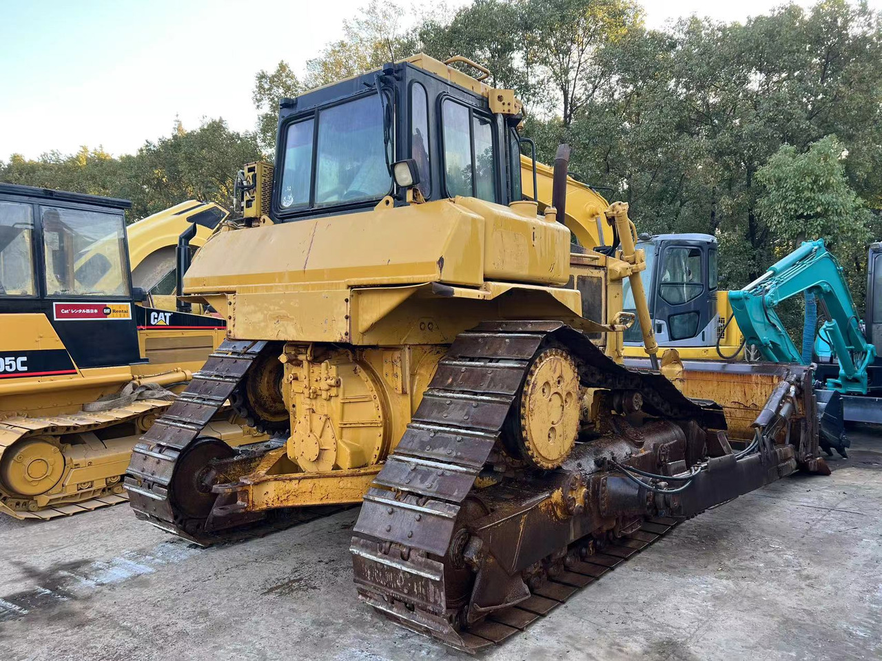 CATERPILLAR D6H - جرافة: صورة 1 CATERPILLAR D6H - جرافة: صورة 1