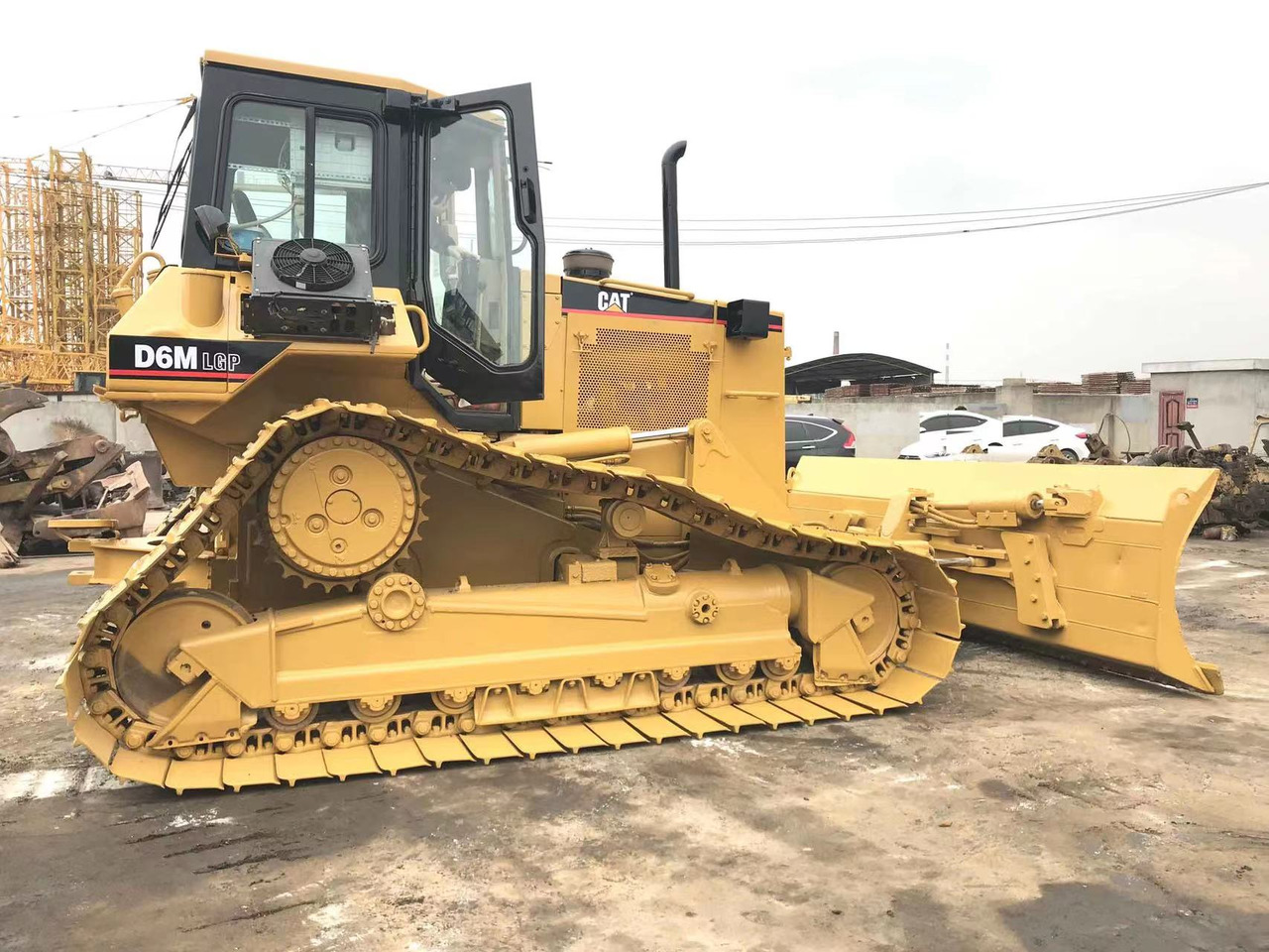 CATERPILLAR D6M - جرافة: صورة 2 CATERPILLAR D6M - جرافة: صورة 2