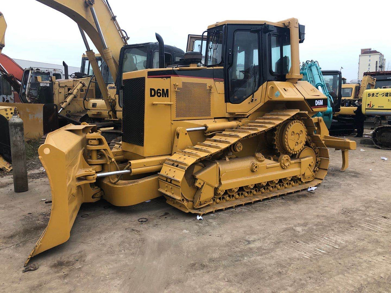 CATERPILLAR D6M - جرافة: صورة 1 CATERPILLAR D6M - جرافة: صورة 1