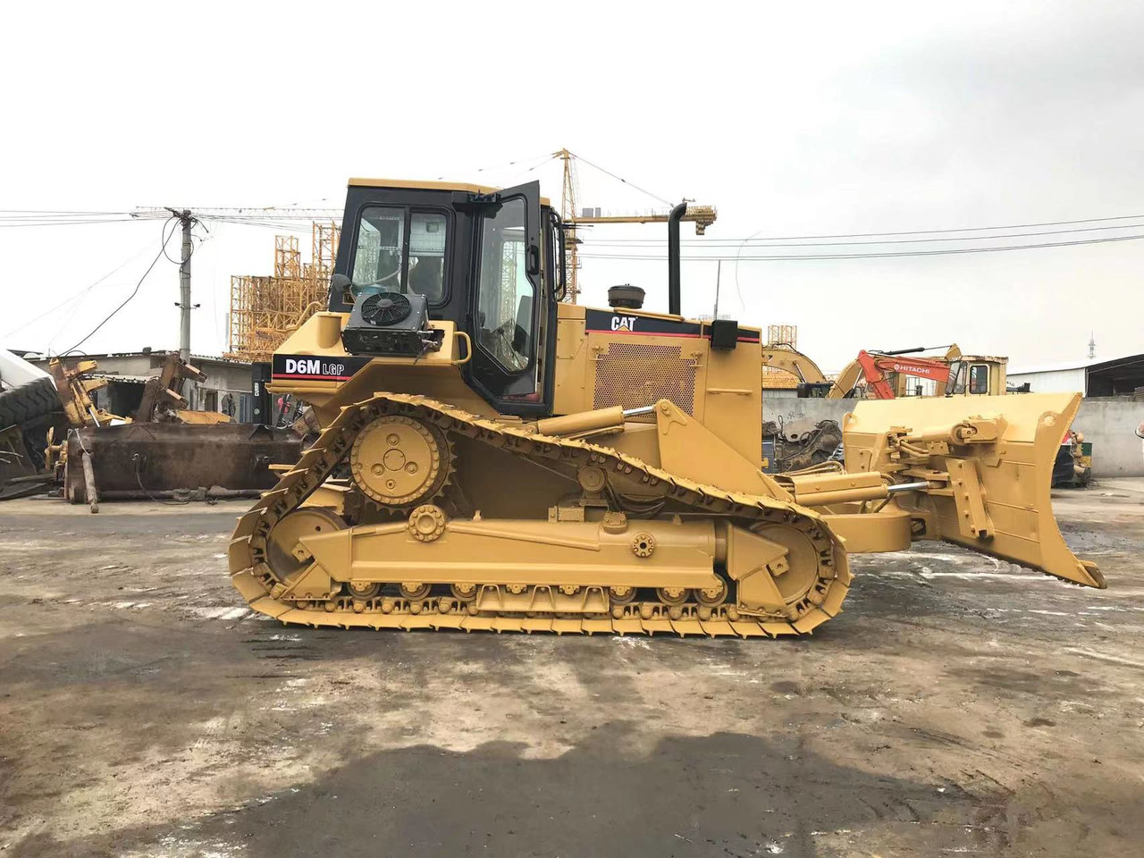 CATERPILLAR D6M - جرافة: صورة 1 CATERPILLAR D6M - جرافة: صورة 1