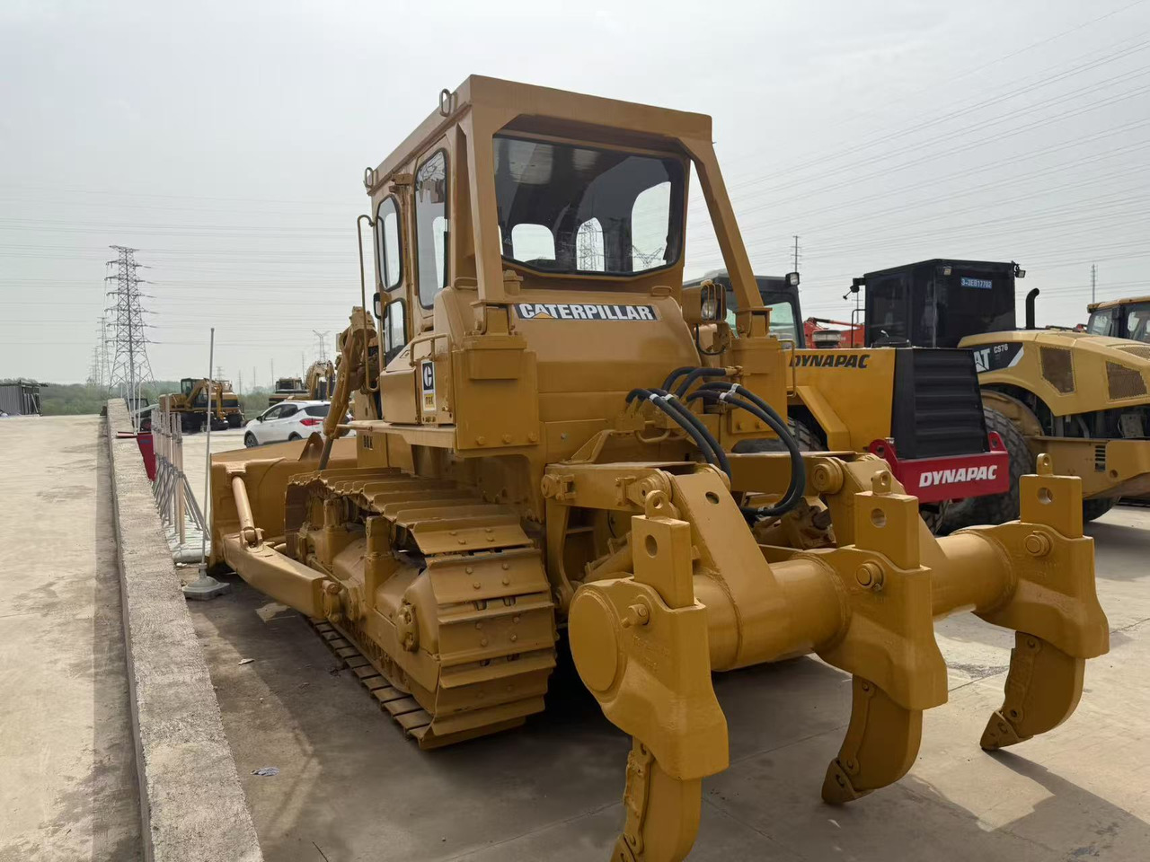 CATERPILLAR D8K - جرافة: صورة 1 CATERPILLAR D8K - جرافة: صورة 1