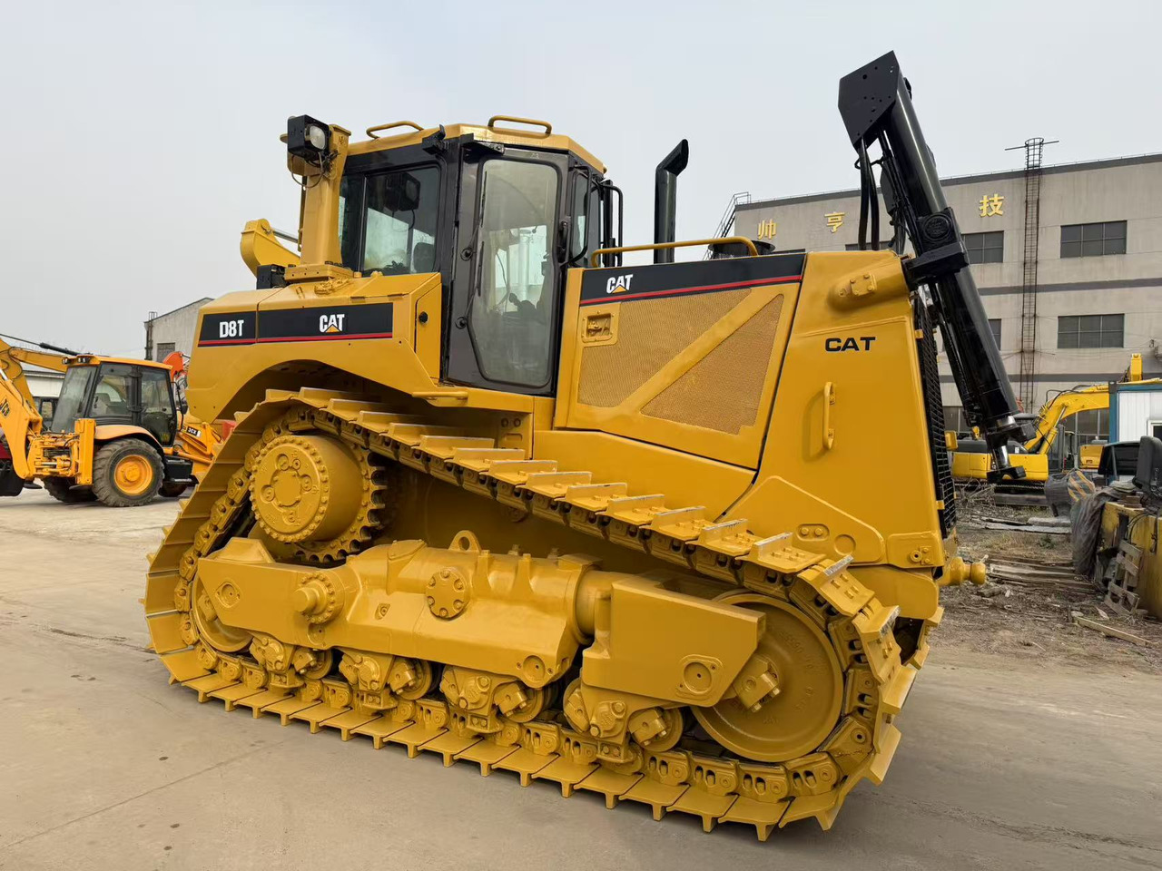 CATERPILLAR D8T - جرافة: صورة 1 CATERPILLAR D8T - جرافة: صورة 1