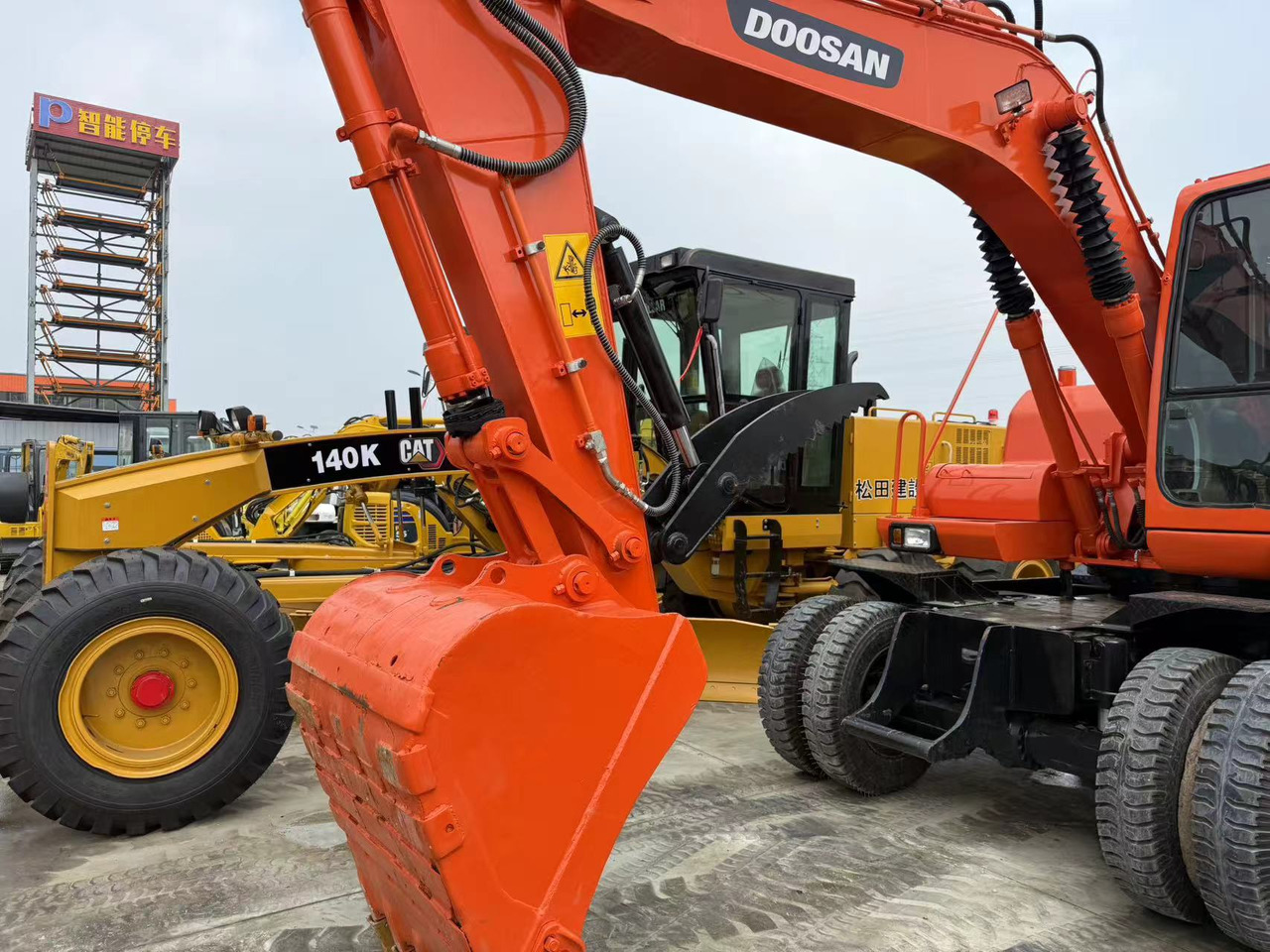 DOOSAN DH150W-7 - حفارة دولاب: صورة 2 DOOSAN DH150W-7 - حفارة دولاب: صورة 2