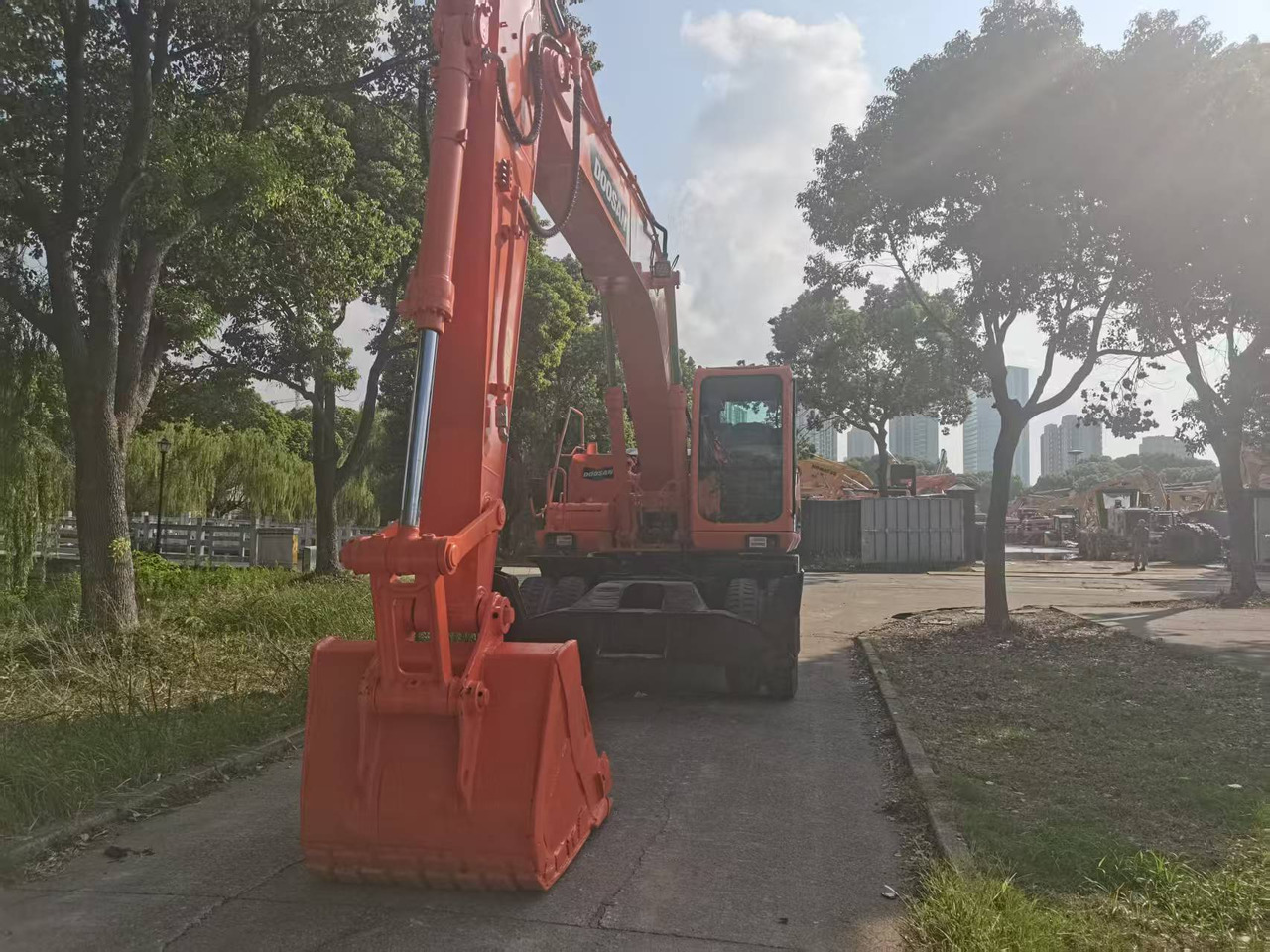 DOOSAN DH210W-9C - حفارة دولاب: صورة 1 DOOSAN DH210W-9C - حفارة دولاب: صورة 1