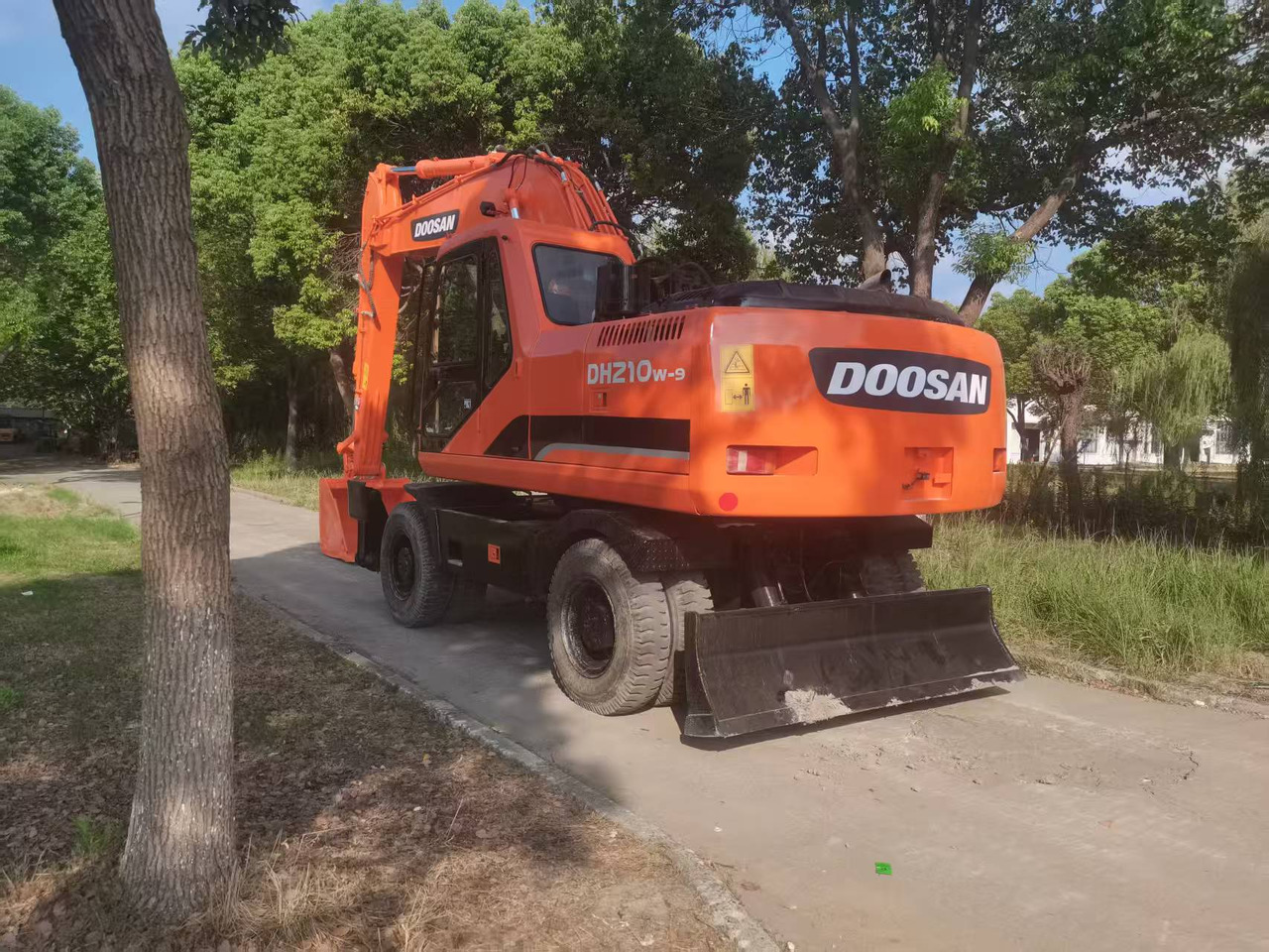 DOOSAN DH210W-9C - حفارة دولاب: صورة 3 DOOSAN DH210W-9C - حفارة دولاب: صورة 3