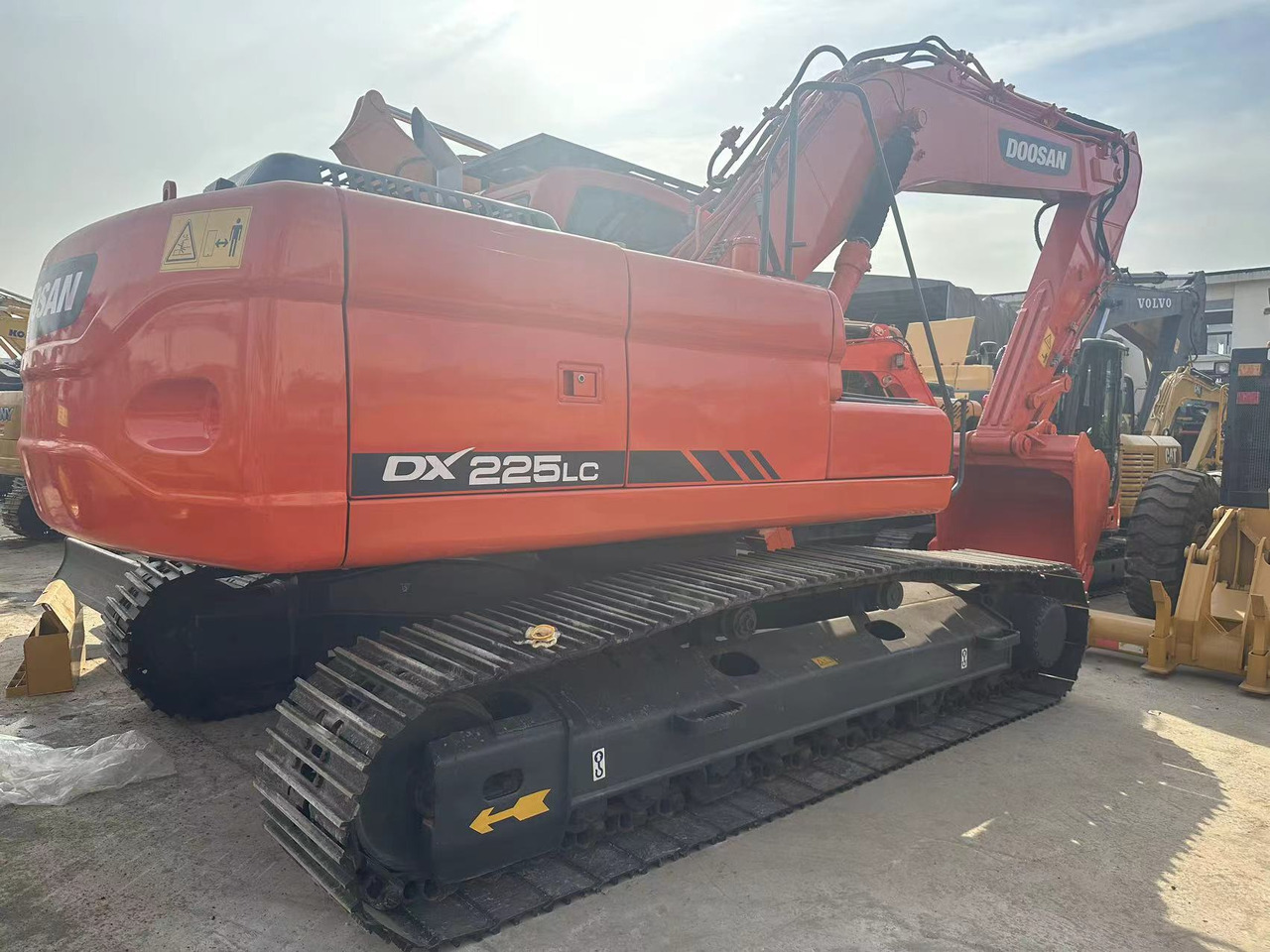 DOOSAN DX225LC - حفار زحاف: صورة 1 DOOSAN DX225LC - حفار زحاف: صورة 1