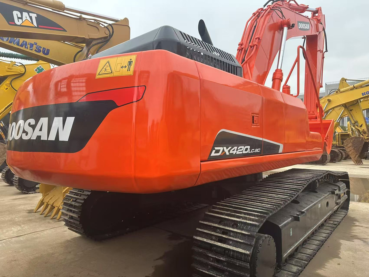 DOOSAN DX420LC-9C - حفار زحاف: صورة 2 DOOSAN DX420LC-9C - حفار زحاف: صورة 2