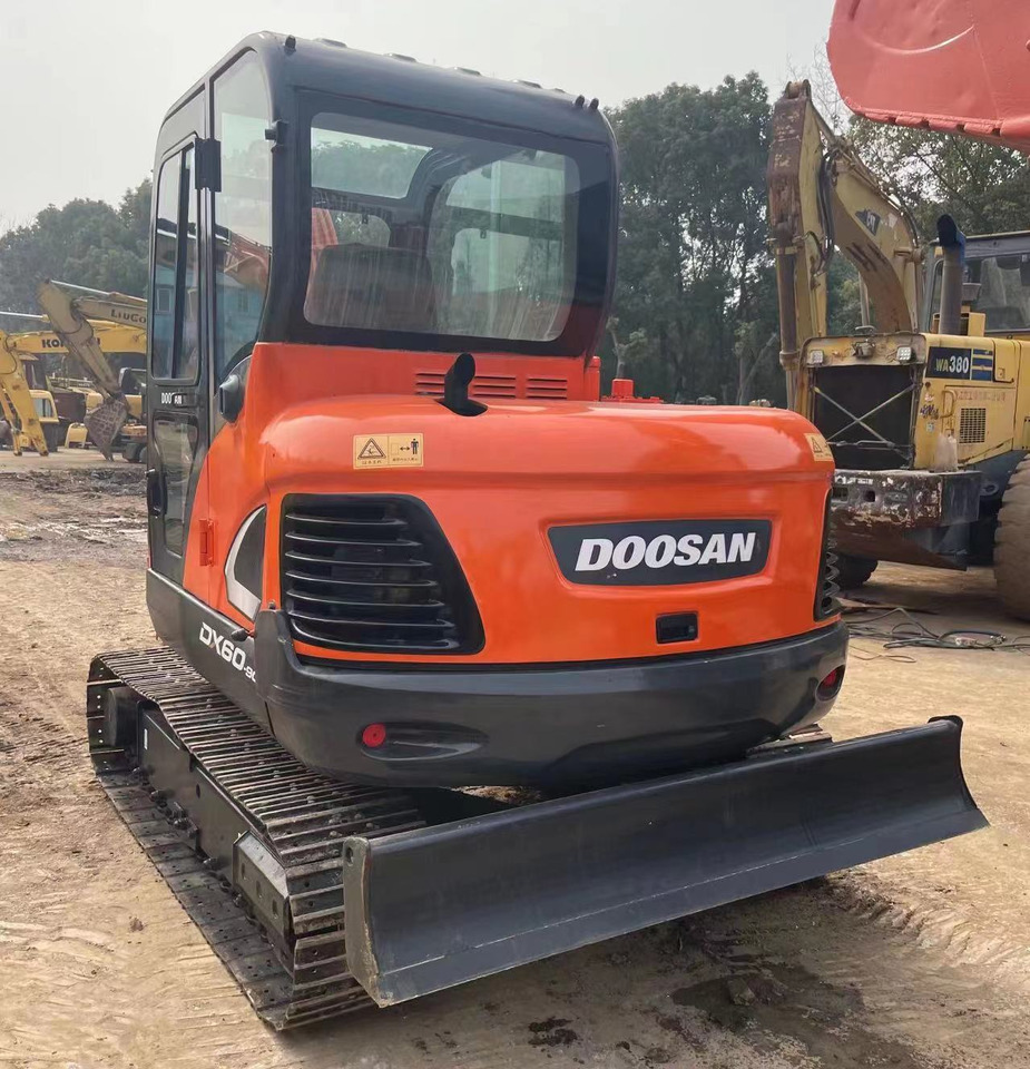 DOOSAN DX60-9C - حفار زحاف: صورة 3 DOOSAN DX60-9C - حفار زحاف: صورة 3