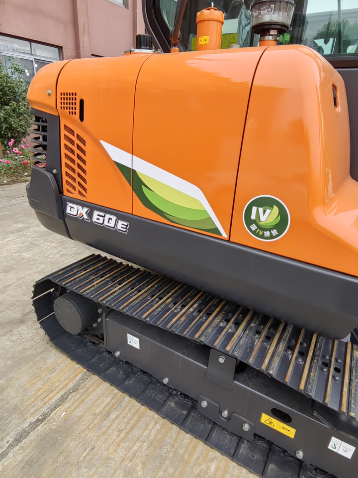 DOOSAN DX60E-10N - حفار زحاف: صورة 3 DOOSAN DX60E-10N - حفار زحاف: صورة 3