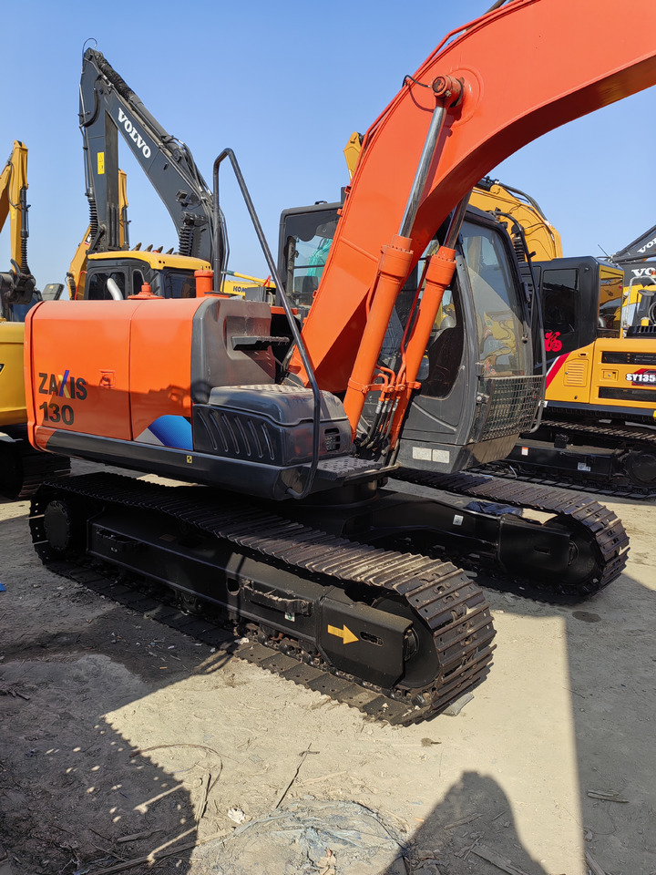 HITACHI ZX130 - حفار زحاف: صورة 1 HITACHI ZX130 - حفار زحاف: صورة 1
