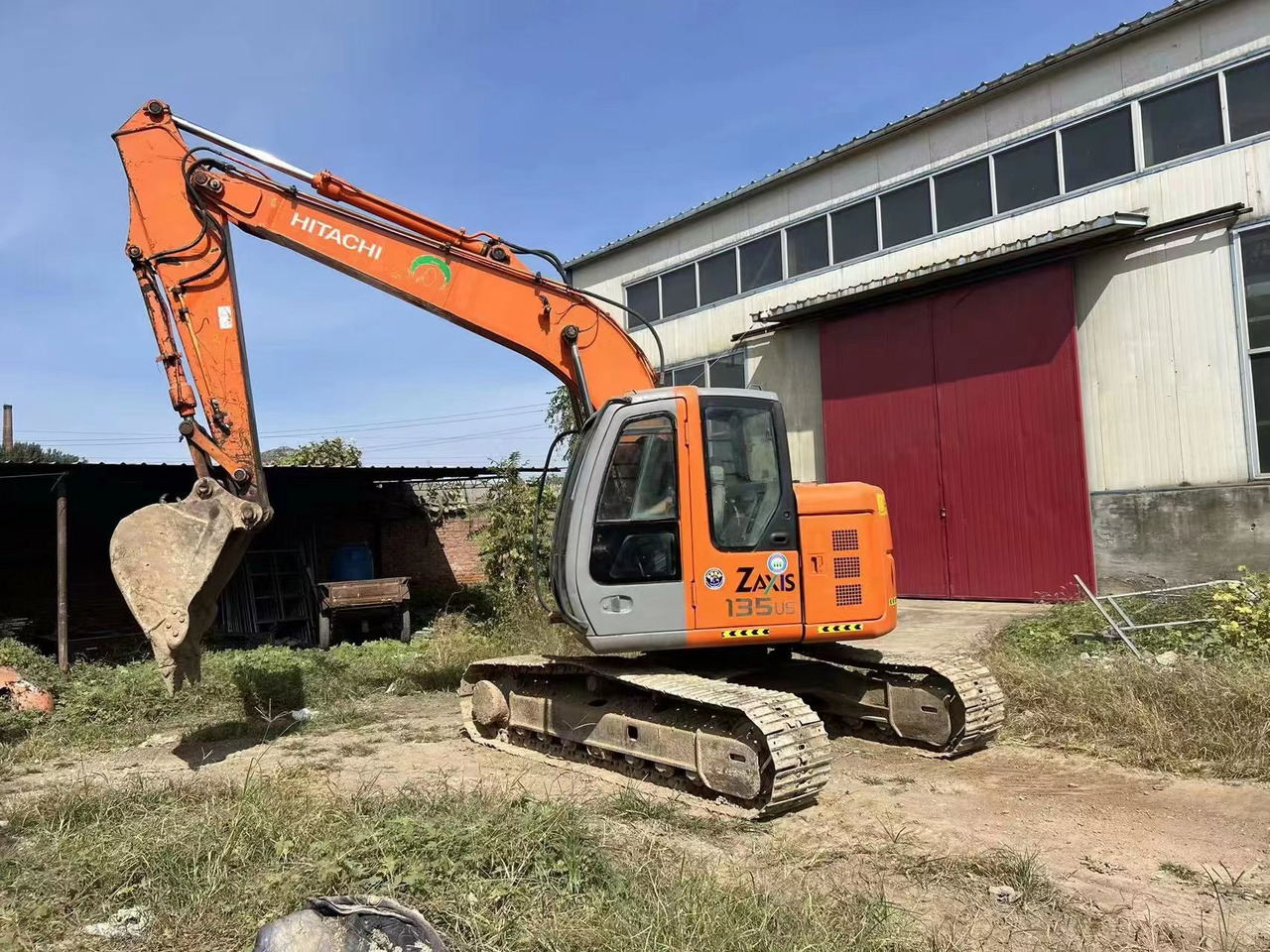 HITACHI ZX135 - حفار زحاف: صورة 1 HITACHI ZX135 - حفار زحاف: صورة 1