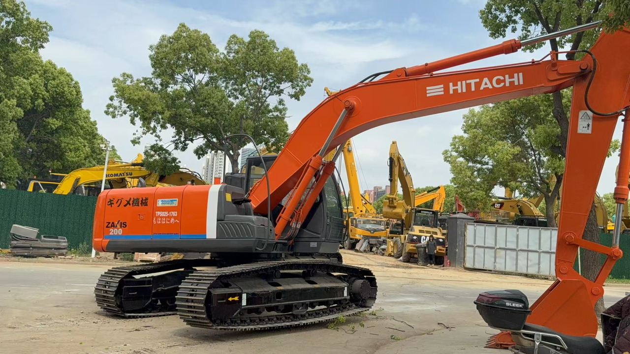 HITACHI ZX200 - حفار زحاف: صورة 1 HITACHI ZX200 - حفار زحاف: صورة 1