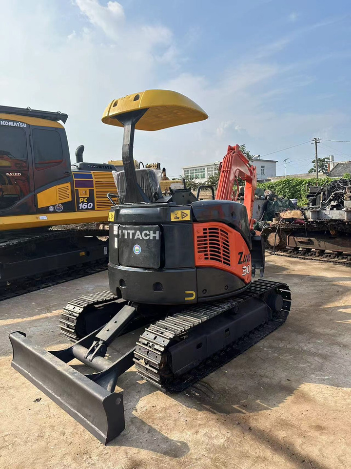 HITACHI ZX30 - حفار زحاف: صورة 2 HITACHI ZX30 - حفار زحاف: صورة 2