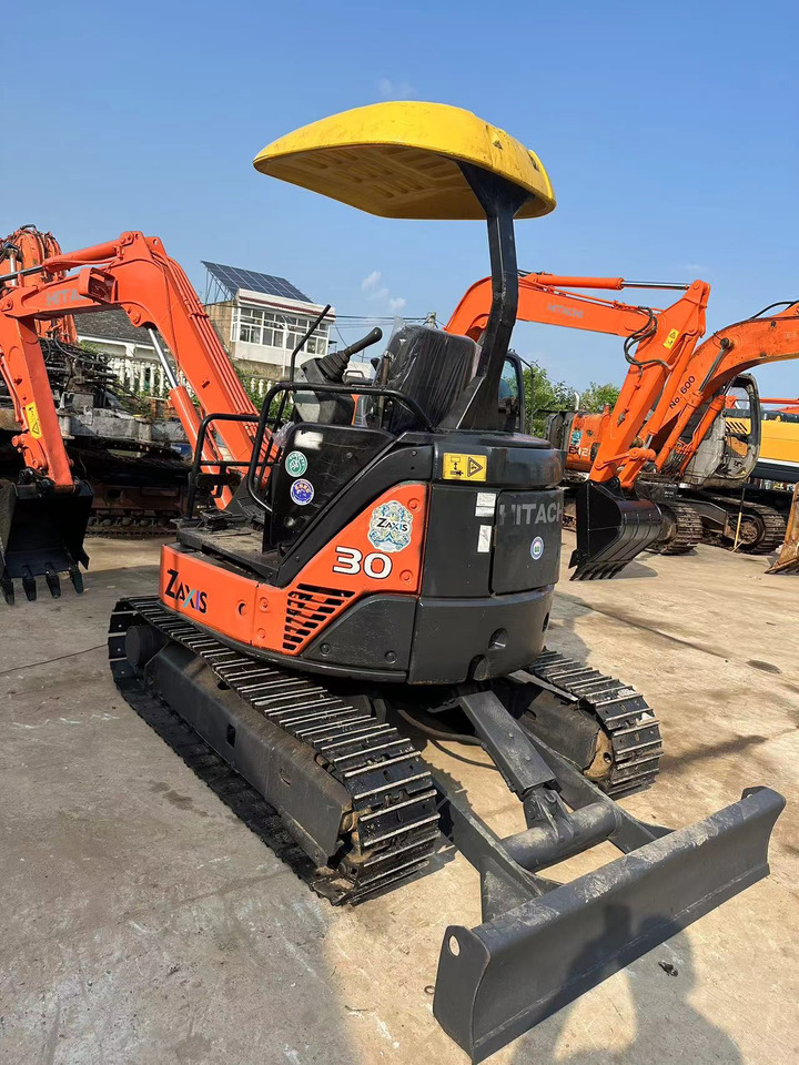 HITACHI ZX30 - حفار زحاف: صورة 4 HITACHI ZX30 - حفار زحاف: صورة 4