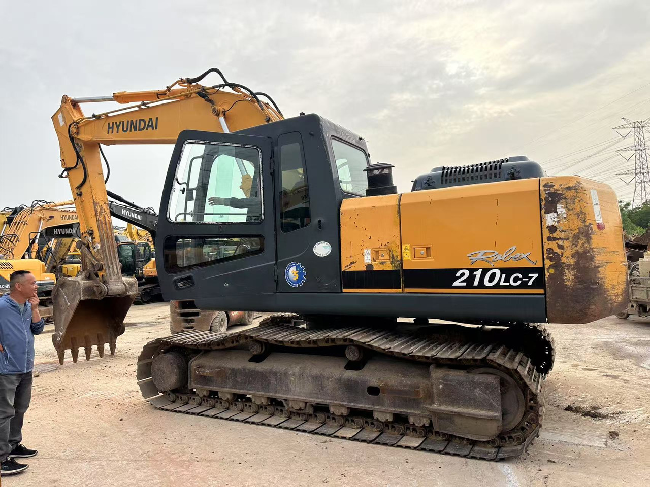 HYUNDAI R210LC-7 - حفار زحاف: صورة 4 HYUNDAI R210LC-7 - حفار زحاف: صورة 4