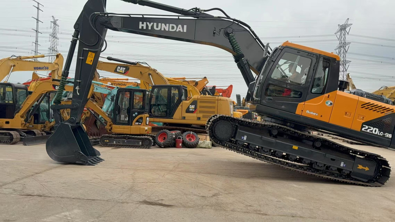 HYUNDAI R220LC-9S - حفار زحاف: صورة 5 HYUNDAI R220LC-9S - حفار زحاف: صورة 5