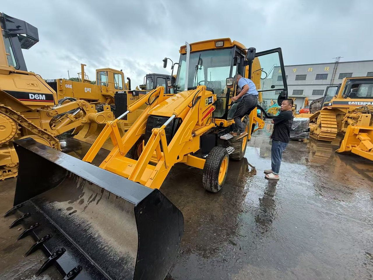 JCB 3CX - جرافة حفار: صورة 1 JCB 3CX - جرافة حفار: صورة 1