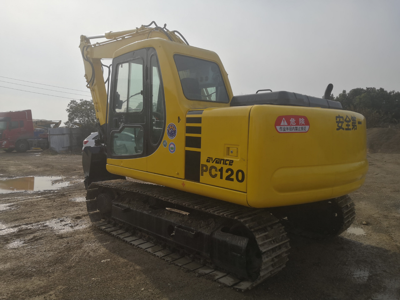 KOMATSU PC120-6 - حفار زحاف: صورة 3 KOMATSU PC120-6 - حفار زحاف: صورة 3