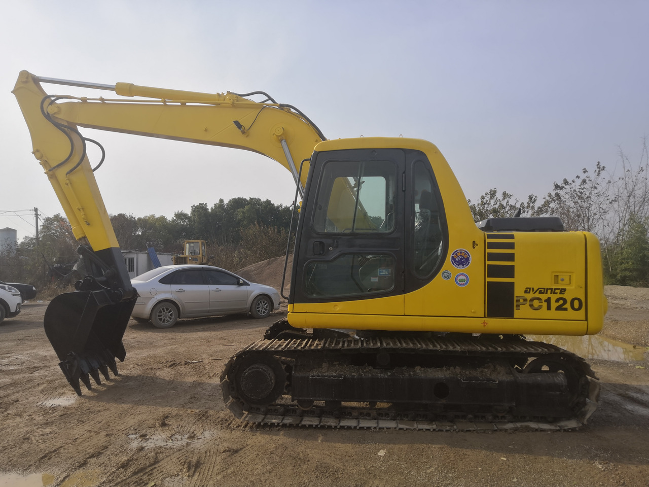 KOMATSU PC120-6 - حفار زحاف: صورة 4 KOMATSU PC120-6 - حفار زحاف: صورة 4
