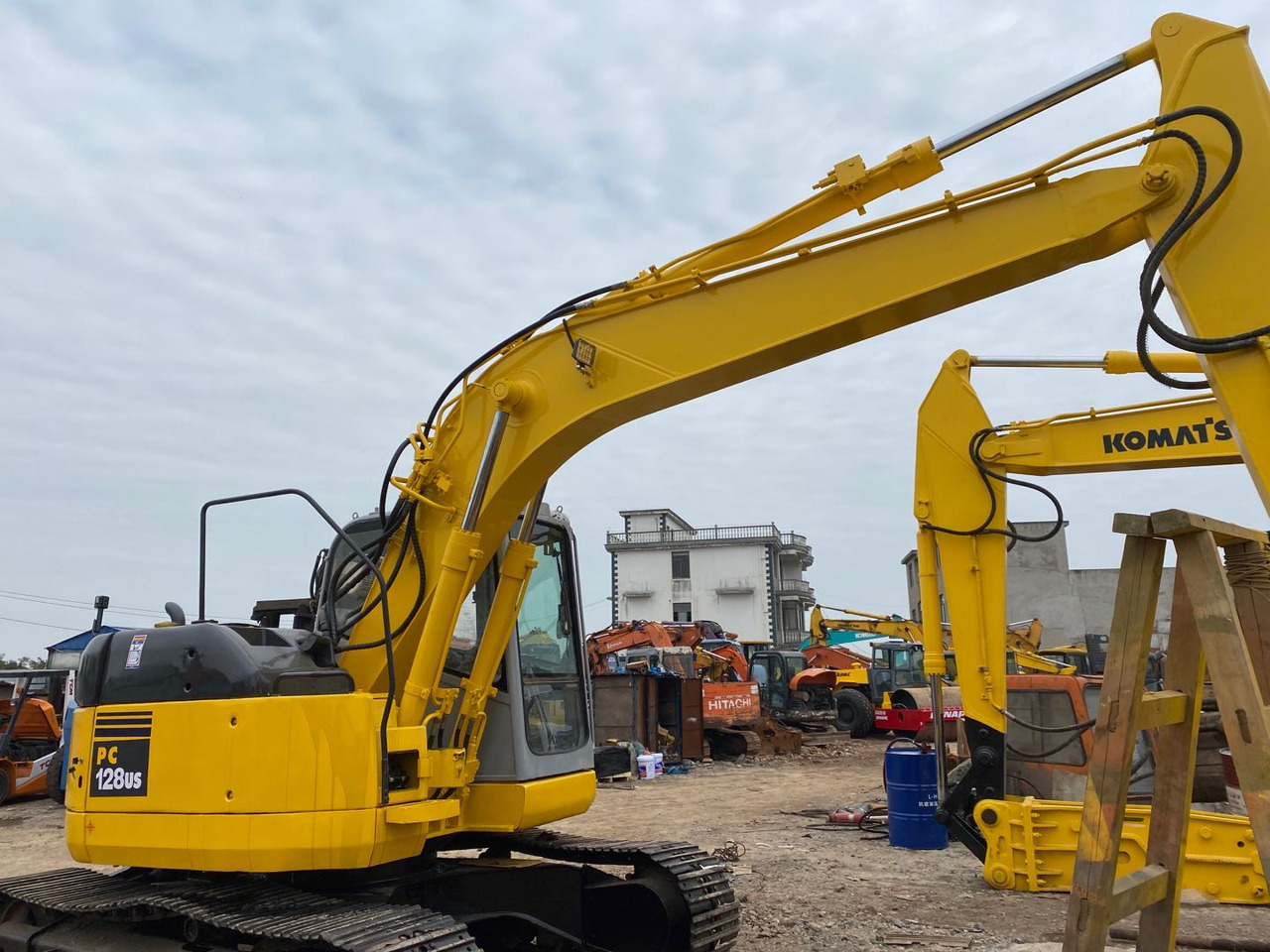 KOMATSU PC128US - حفار زحاف: صورة 5 KOMATSU PC128US - حفار زحاف: صورة 5