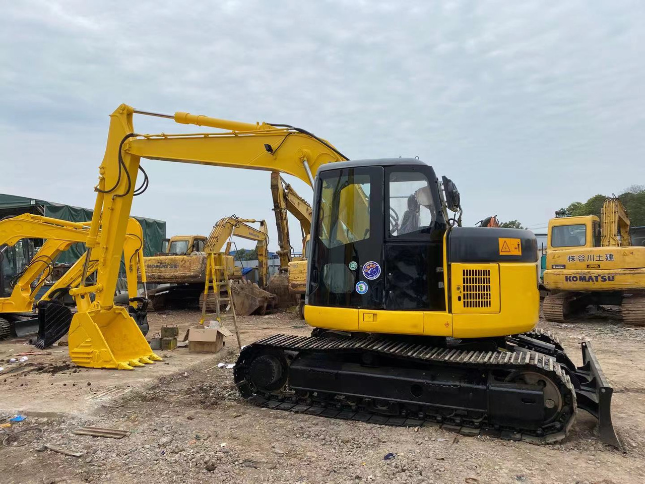 KOMATSU PC128US - حفار زحاف: صورة 4 KOMATSU PC128US - حفار زحاف: صورة 4