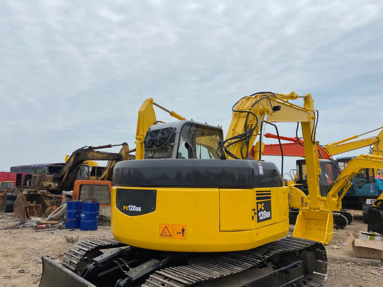 KOMATSU PC128US - حفار زحاف: صورة 4 KOMATSU PC128US - حفار زحاف: صورة 4