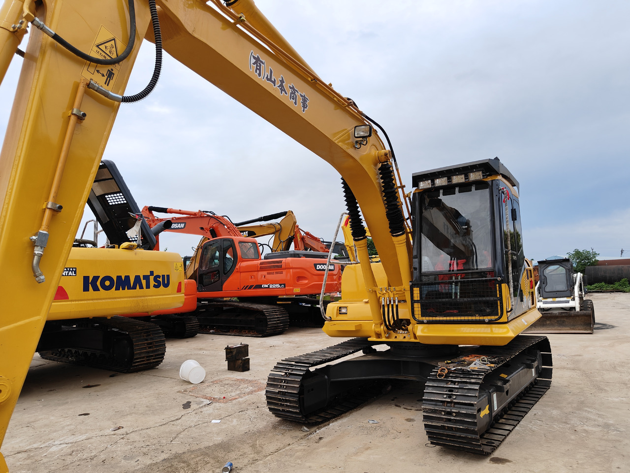KOMATSU PC130-7 - حفار زحاف: صورة 4 KOMATSU PC130-7 - حفار زحاف: صورة 4