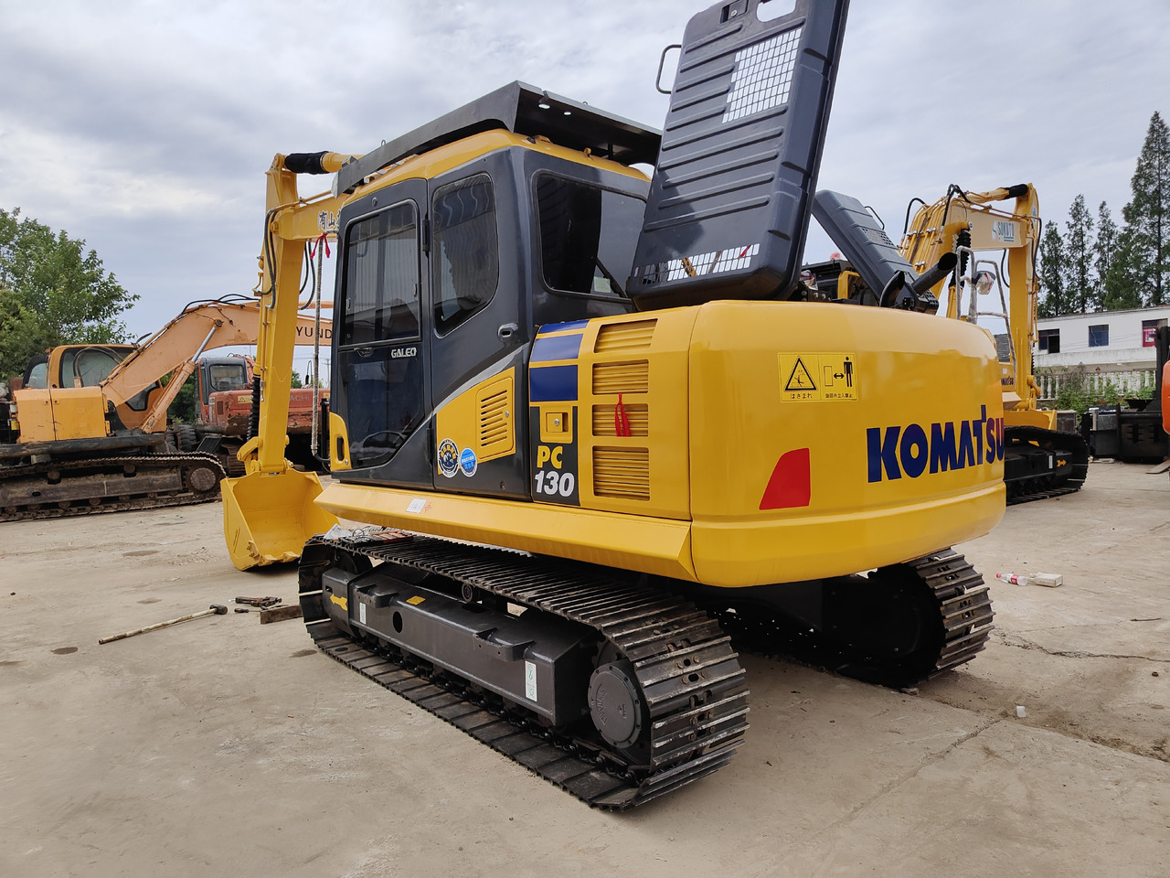 KOMATSU PC130-7 - حفار زحاف: صورة 3 KOMATSU PC130-7 - حفار زحاف: صورة 3