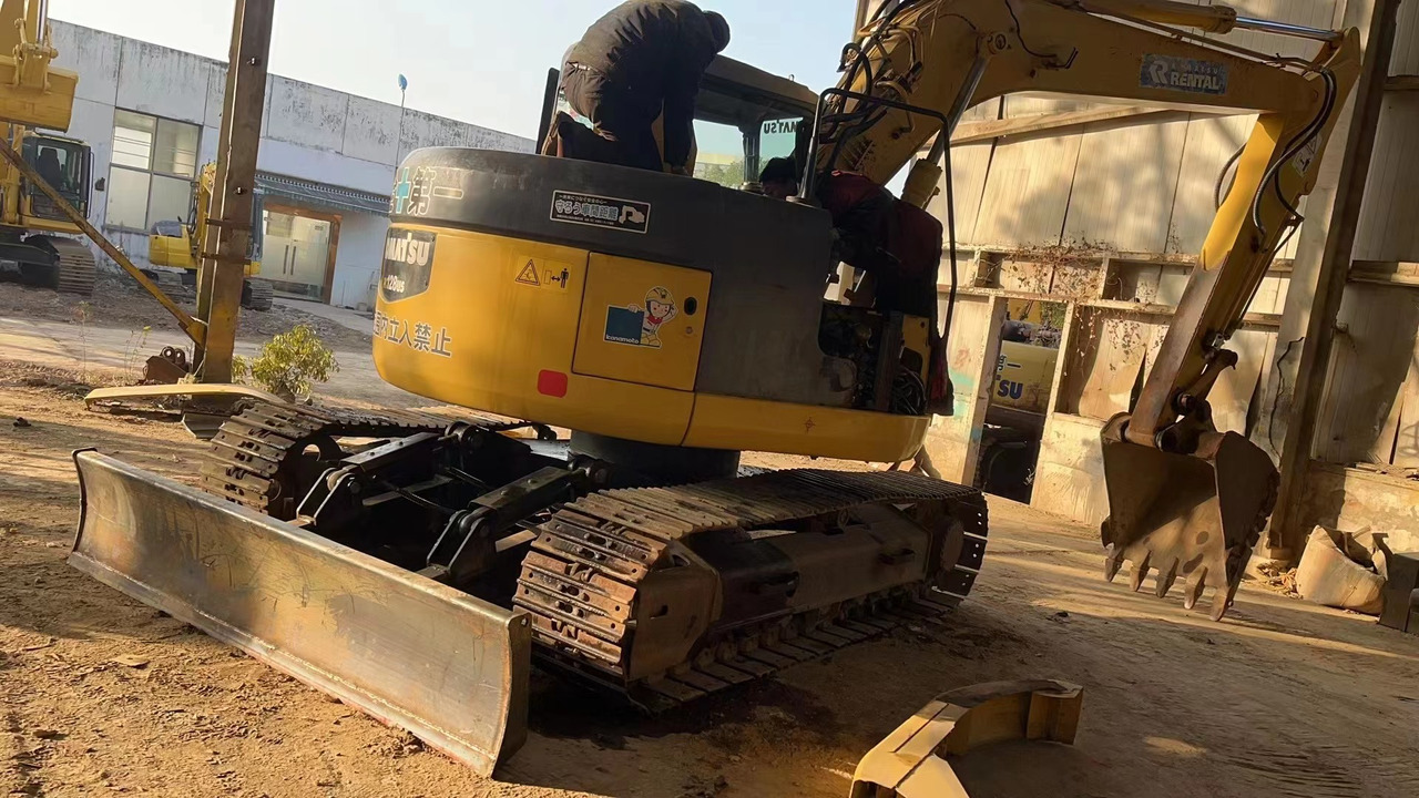KOMATSU PC138US - حفار زحاف: صورة 1 KOMATSU PC138US - حفار زحاف: صورة 1