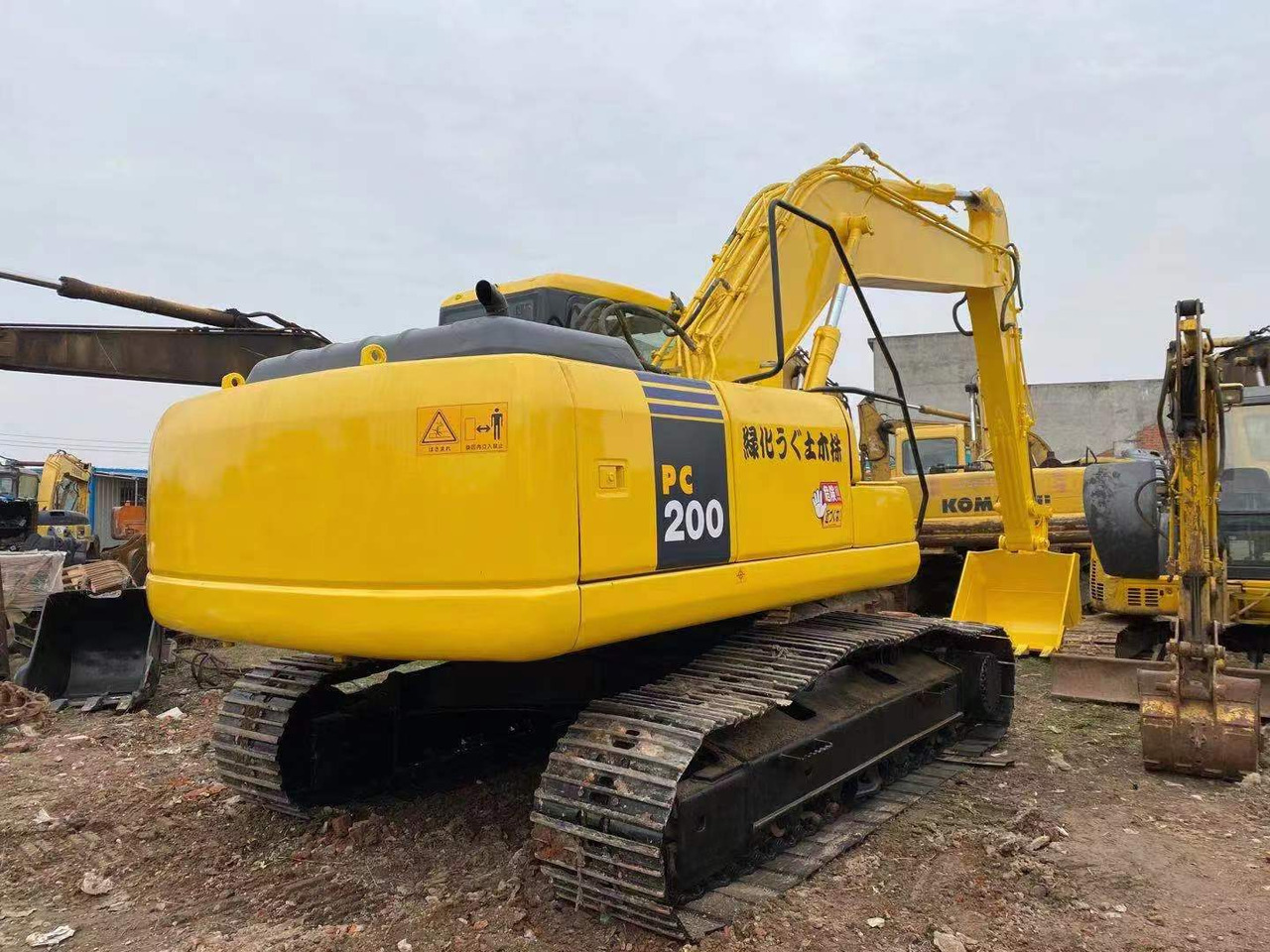 KOMATSU PC200-7 - حفار زحاف: صورة 2 KOMATSU PC200-7 - حفار زحاف: صورة 2