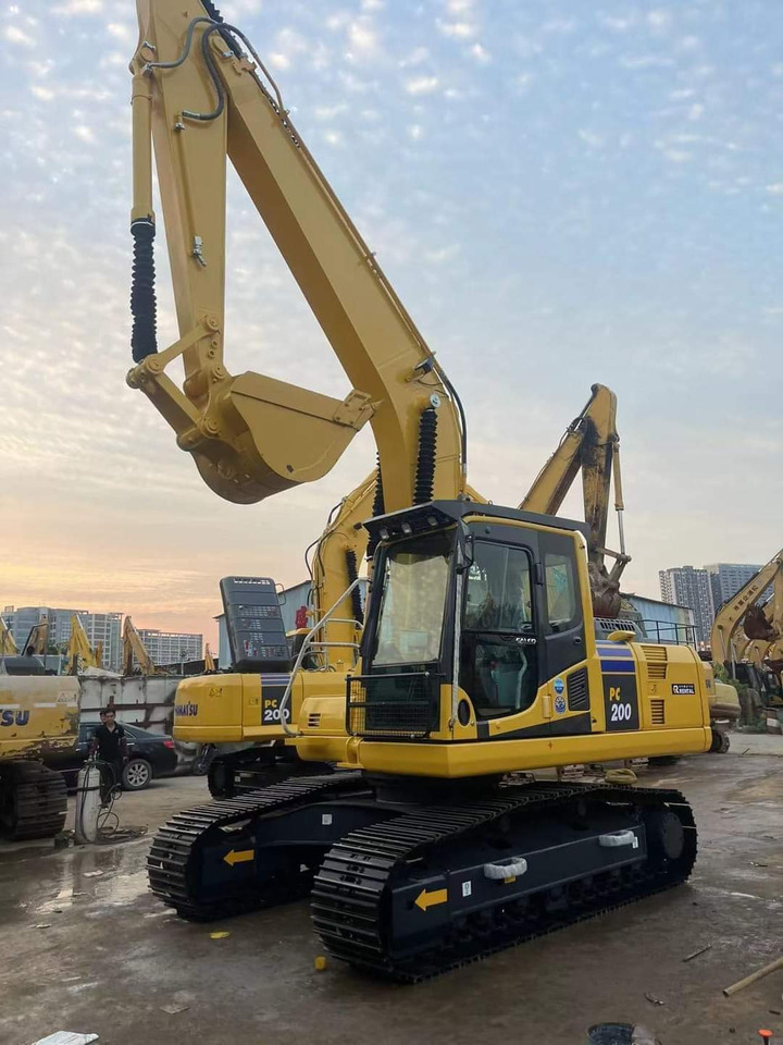 KOMATSU PC200-8 - حفار زحاف: صورة 2 KOMATSU PC200-8 - حفار زحاف: صورة 2