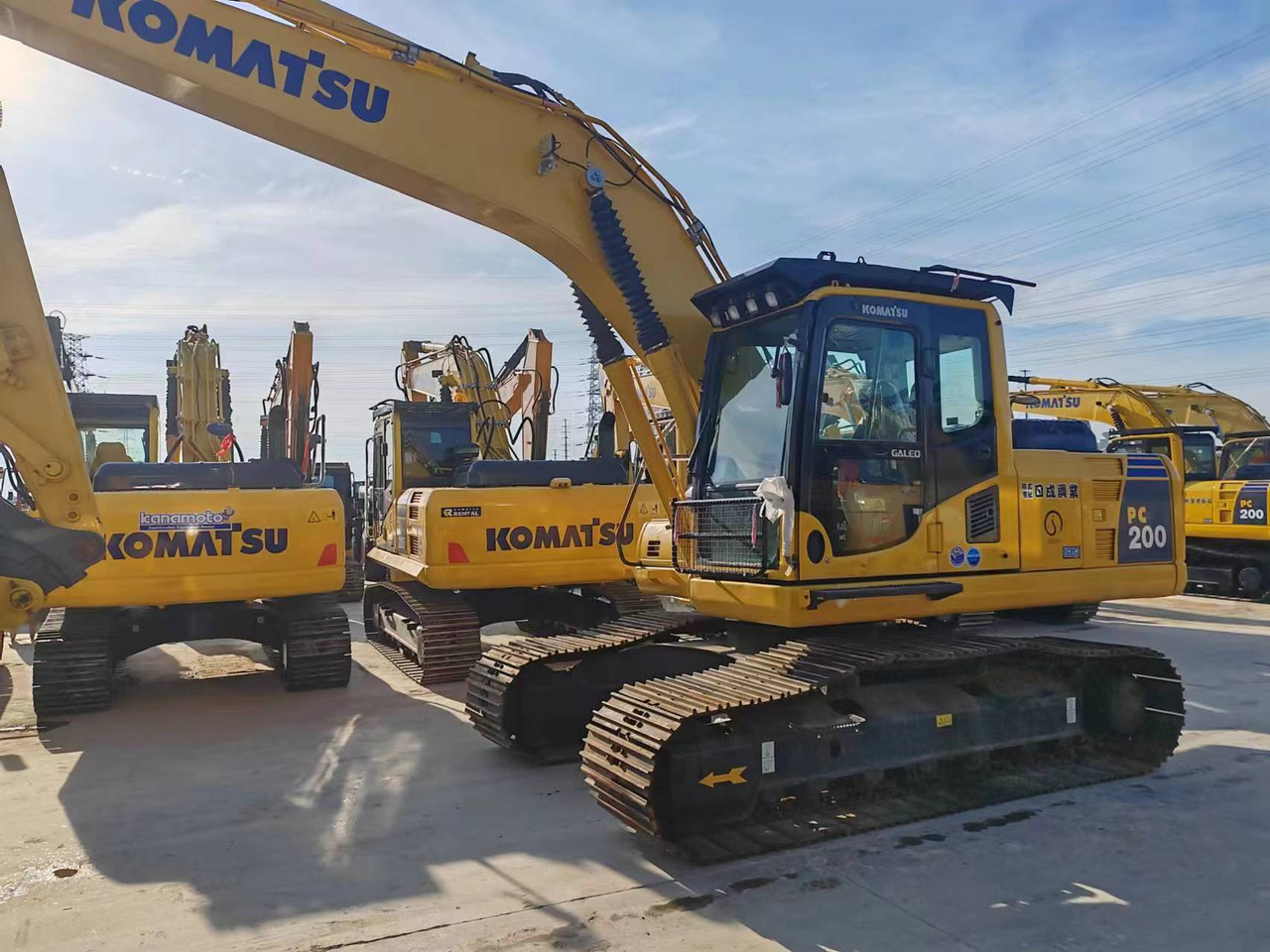 KOMATSU PC200-8 - حفار زحاف: صورة 2 KOMATSU PC200-8 - حفار زحاف: صورة 2