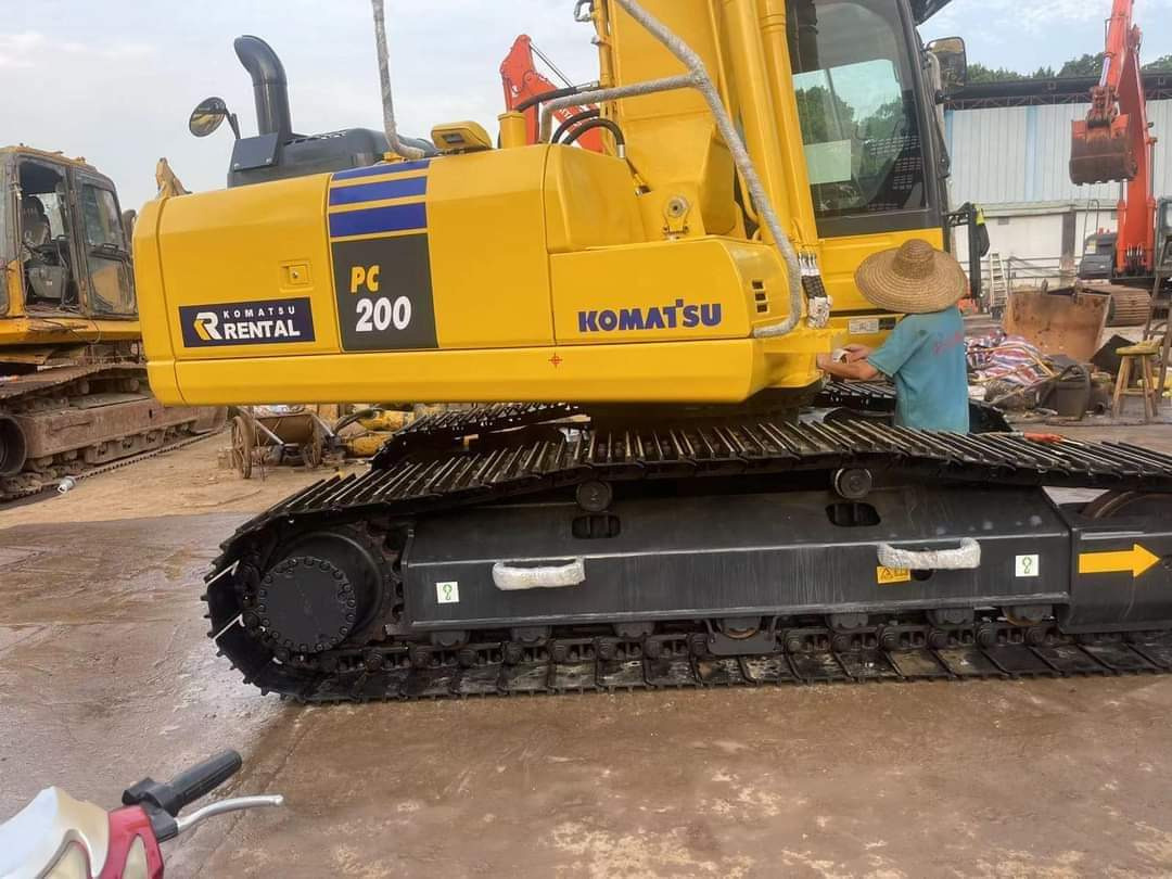 KOMATSU PC200-8 - حفار زحاف: صورة 4 KOMATSU PC200-8 - حفار زحاف: صورة 4