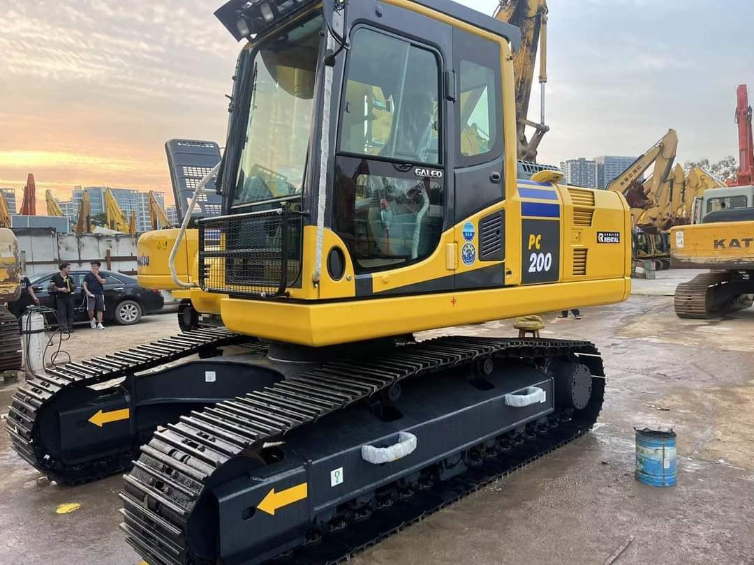 KOMATSU PC200-8 - حفار زحاف: صورة 3 KOMATSU PC200-8 - حفار زحاف: صورة 3