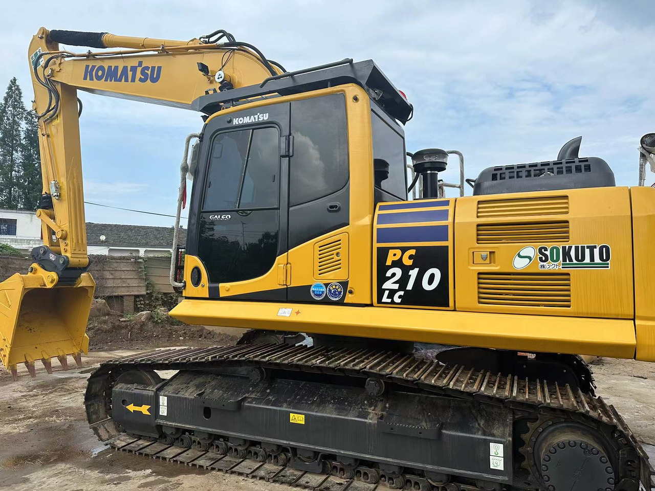 KOMATSU PC210-8 - حفار زحاف: صورة 4 KOMATSU PC210-8 - حفار زحاف: صورة 4
