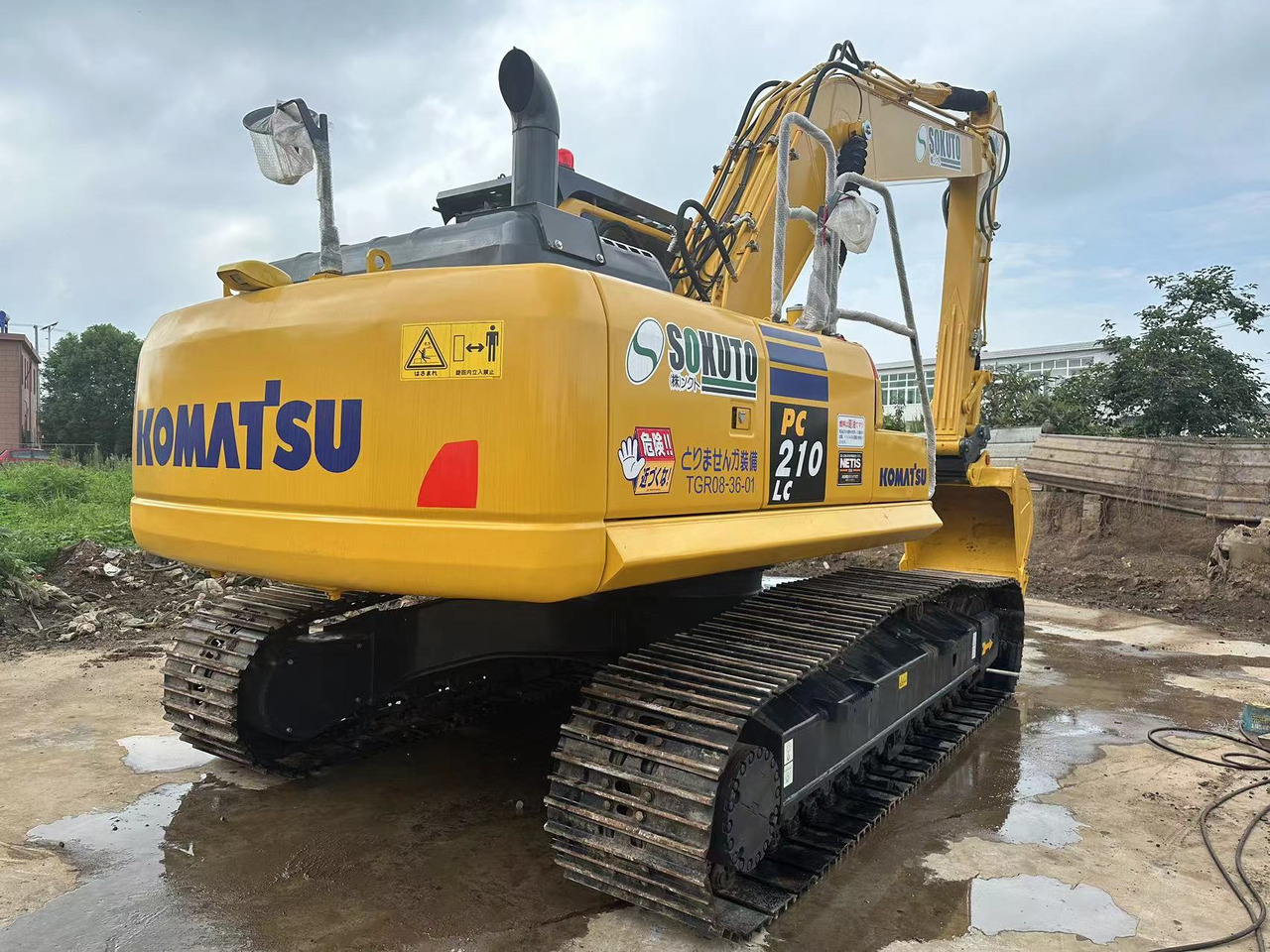 KOMATSU PC210-8 - حفار زحاف: صورة 2 KOMATSU PC210-8 - حفار زحاف: صورة 2